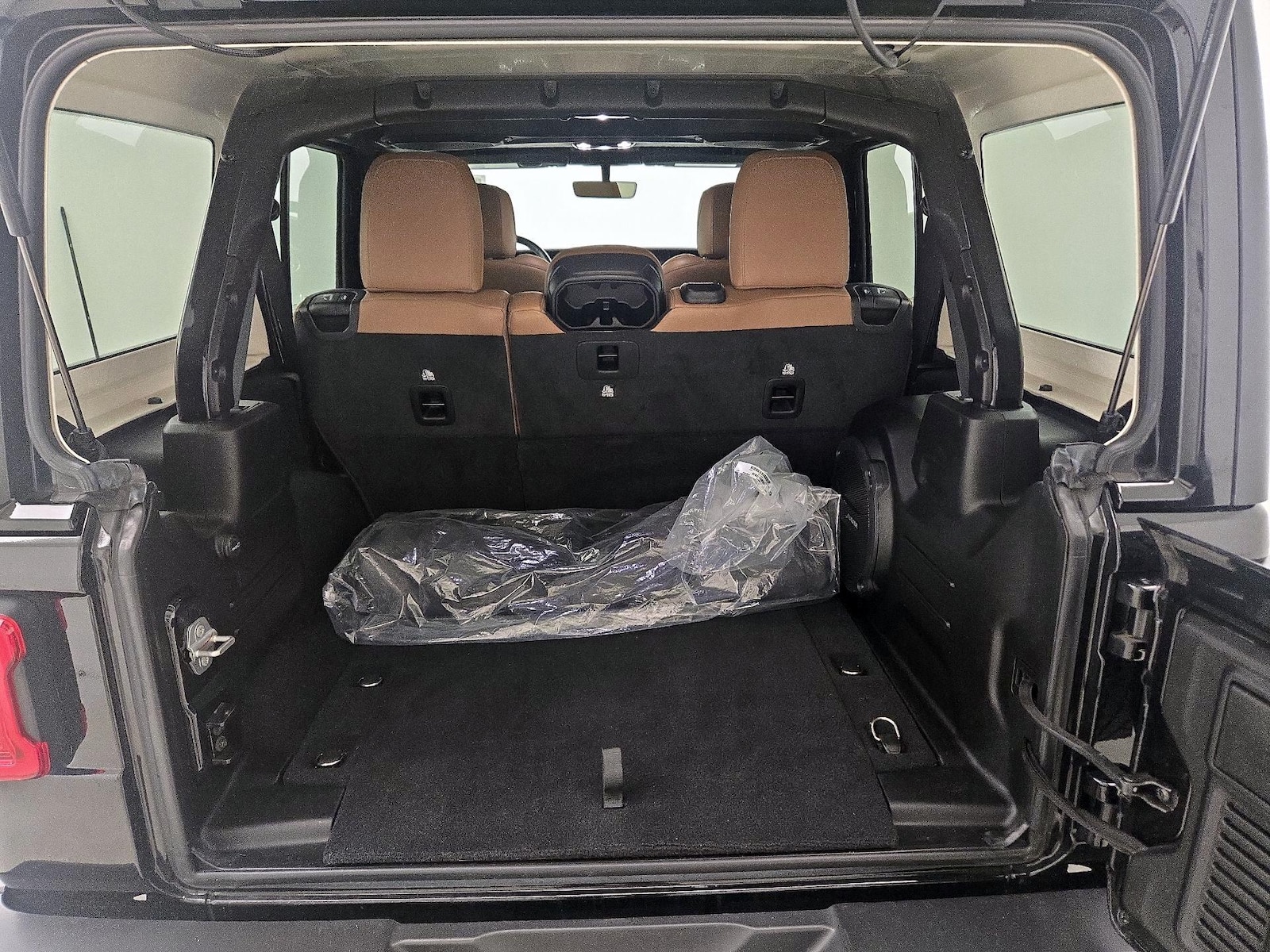 2022 Jeep Wrangler Unlimited Sahara - Photo 22