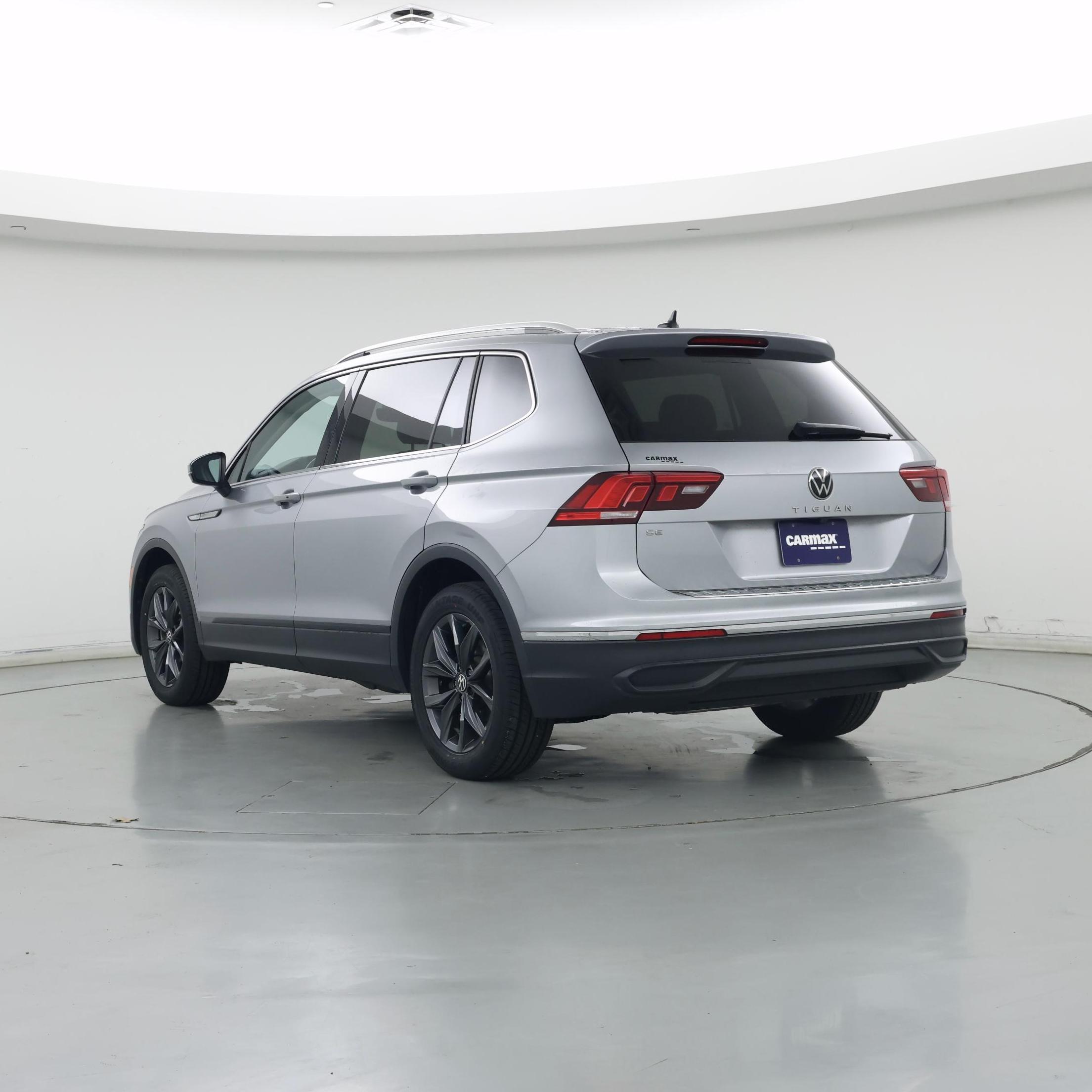 Thumbnail: 2023 Volkswagen Tiguan - 2