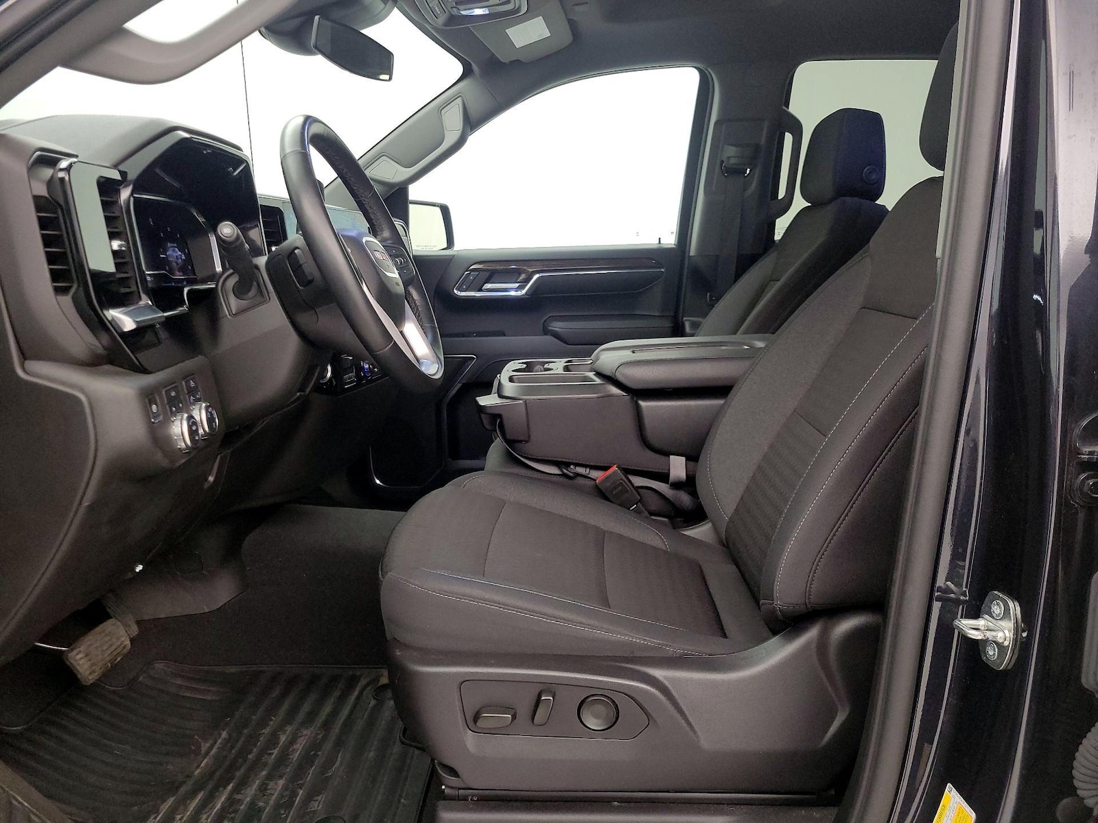 2024 GMC Sierra 1500 SLE - Photo 12