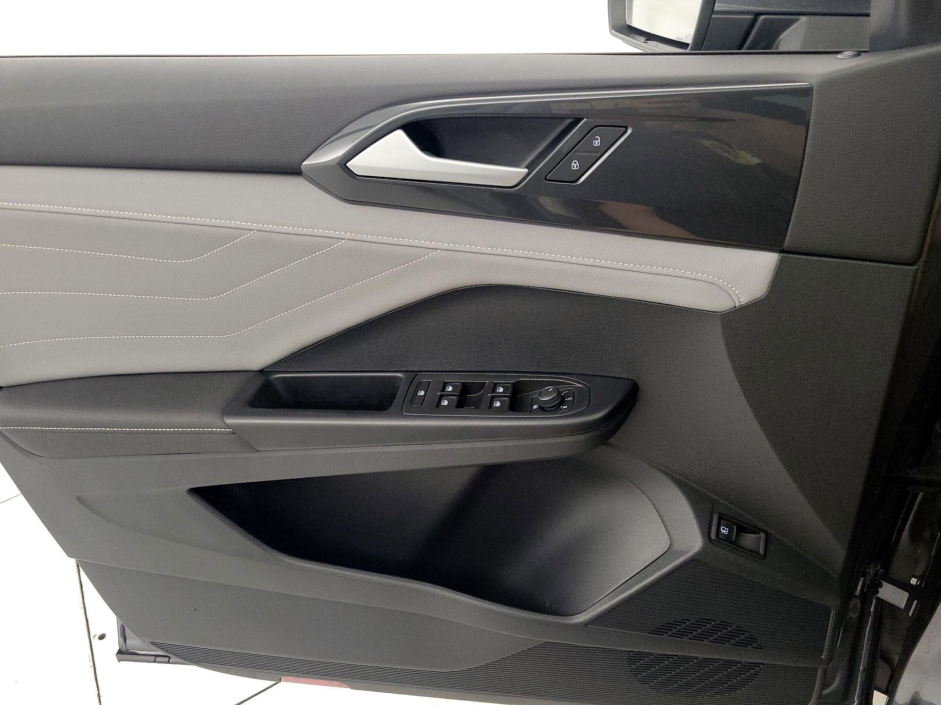Thumbnail: 2024 Volkswagen Taos - 12