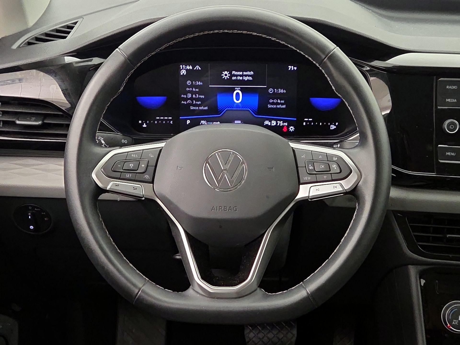 Thumbnail: 2023 Volkswagen Taos - 10