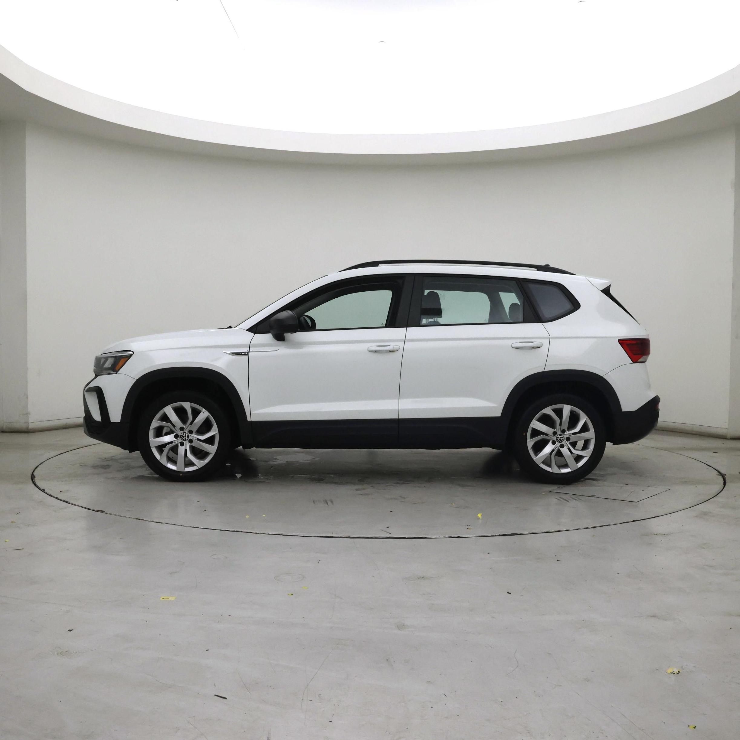 Thumbnail: 2023 Volkswagen Taos - 3