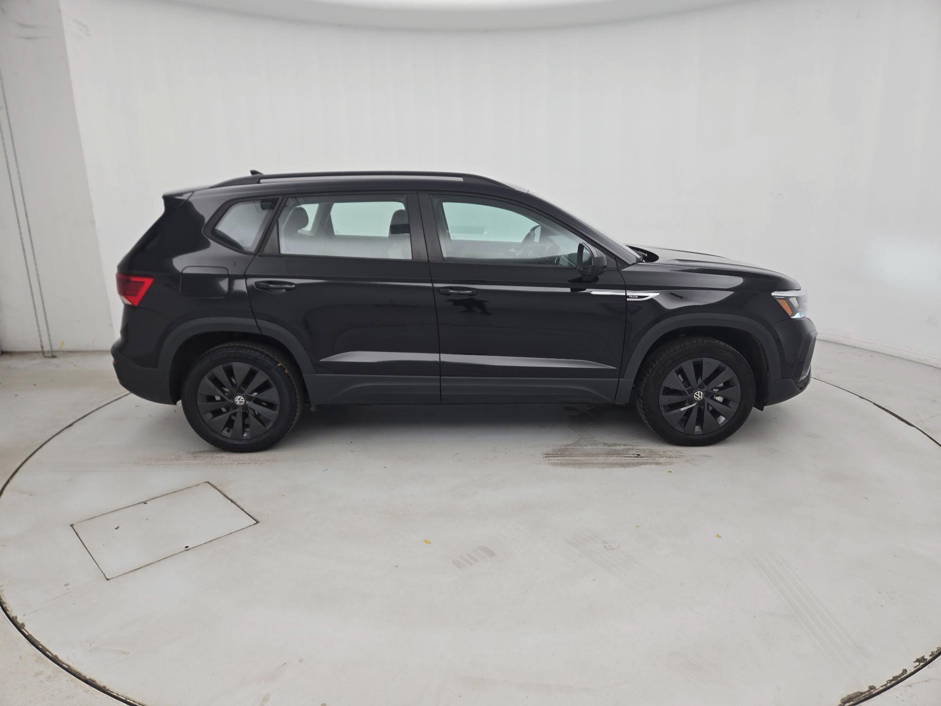 Thumbnail: 2024 Volkswagen Taos - 4