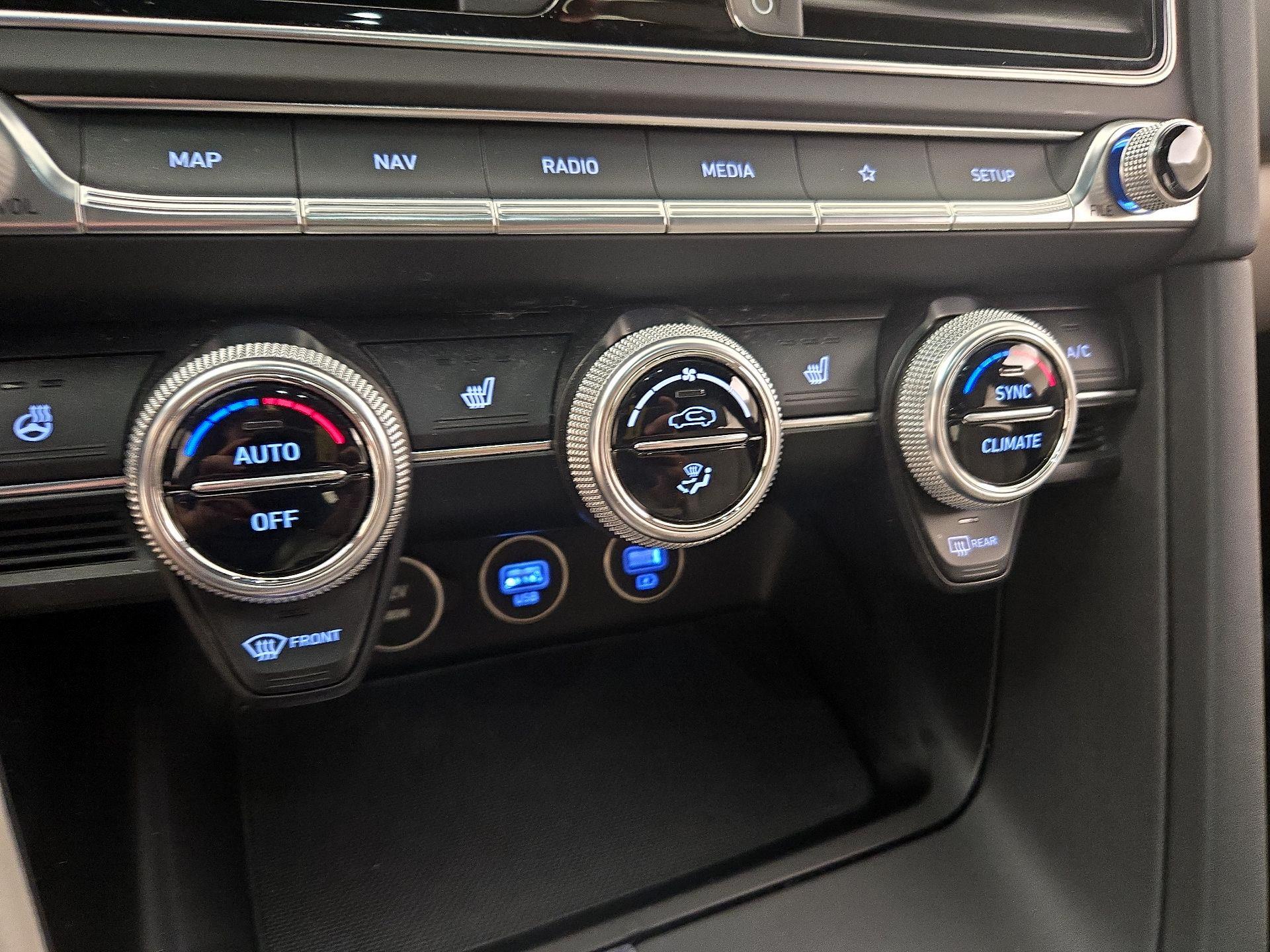 Thumbnail: 2023 Genesis G70 - 16