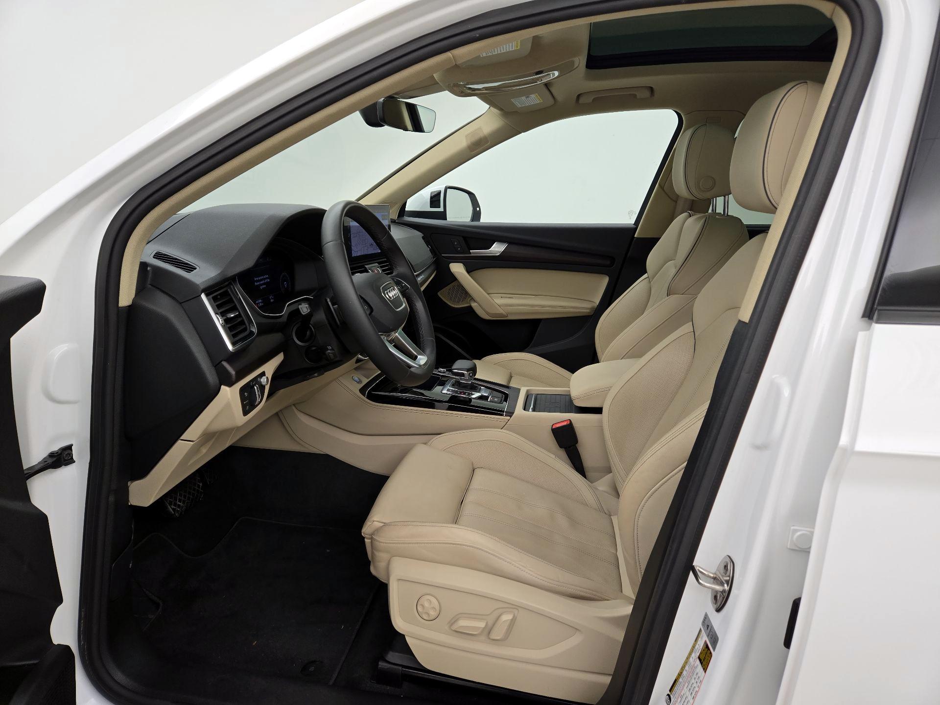 Thumbnail: 2023 Audi Q5 - 11