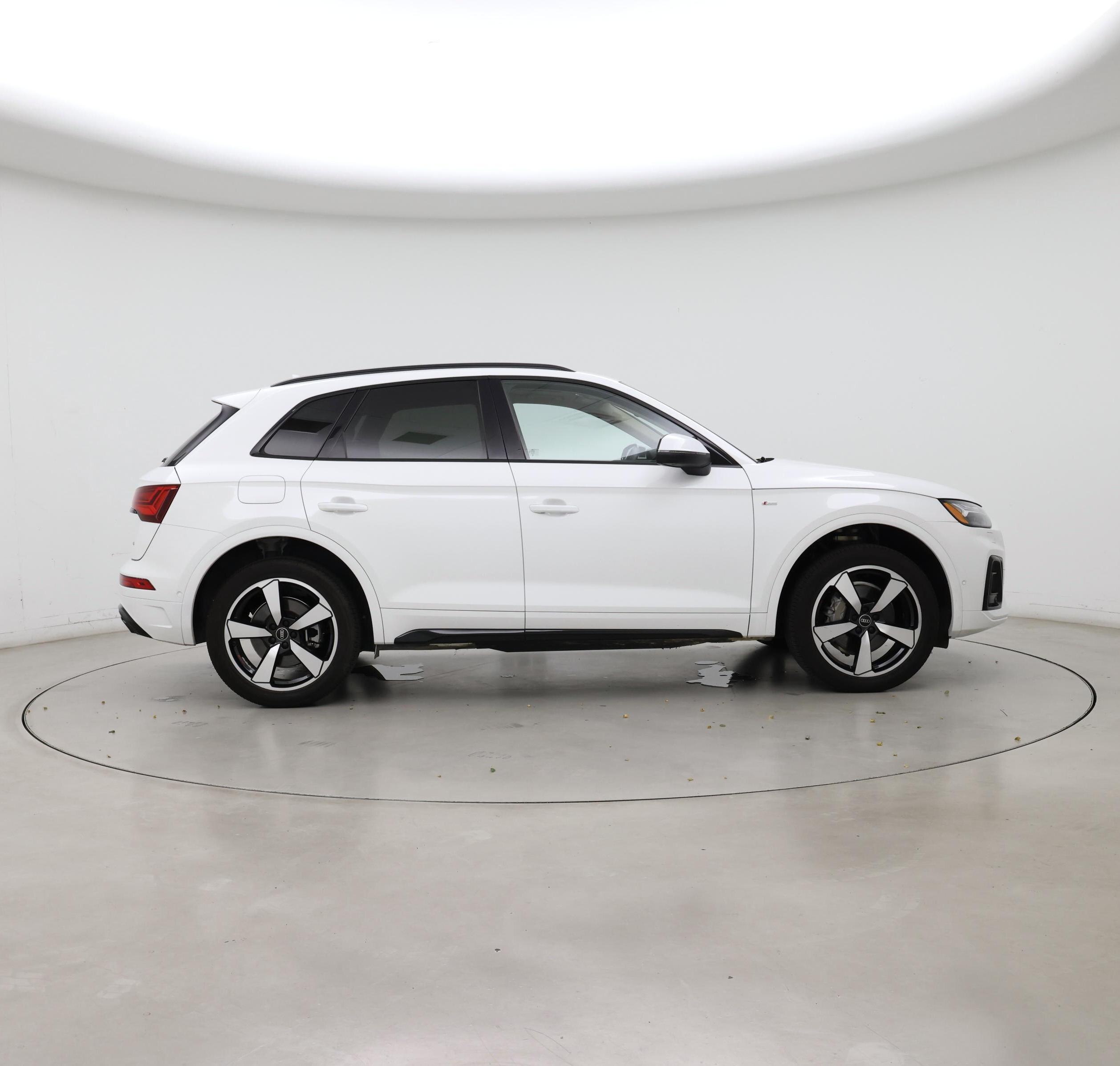 Thumbnail: 2023 Audi Q5 - 7