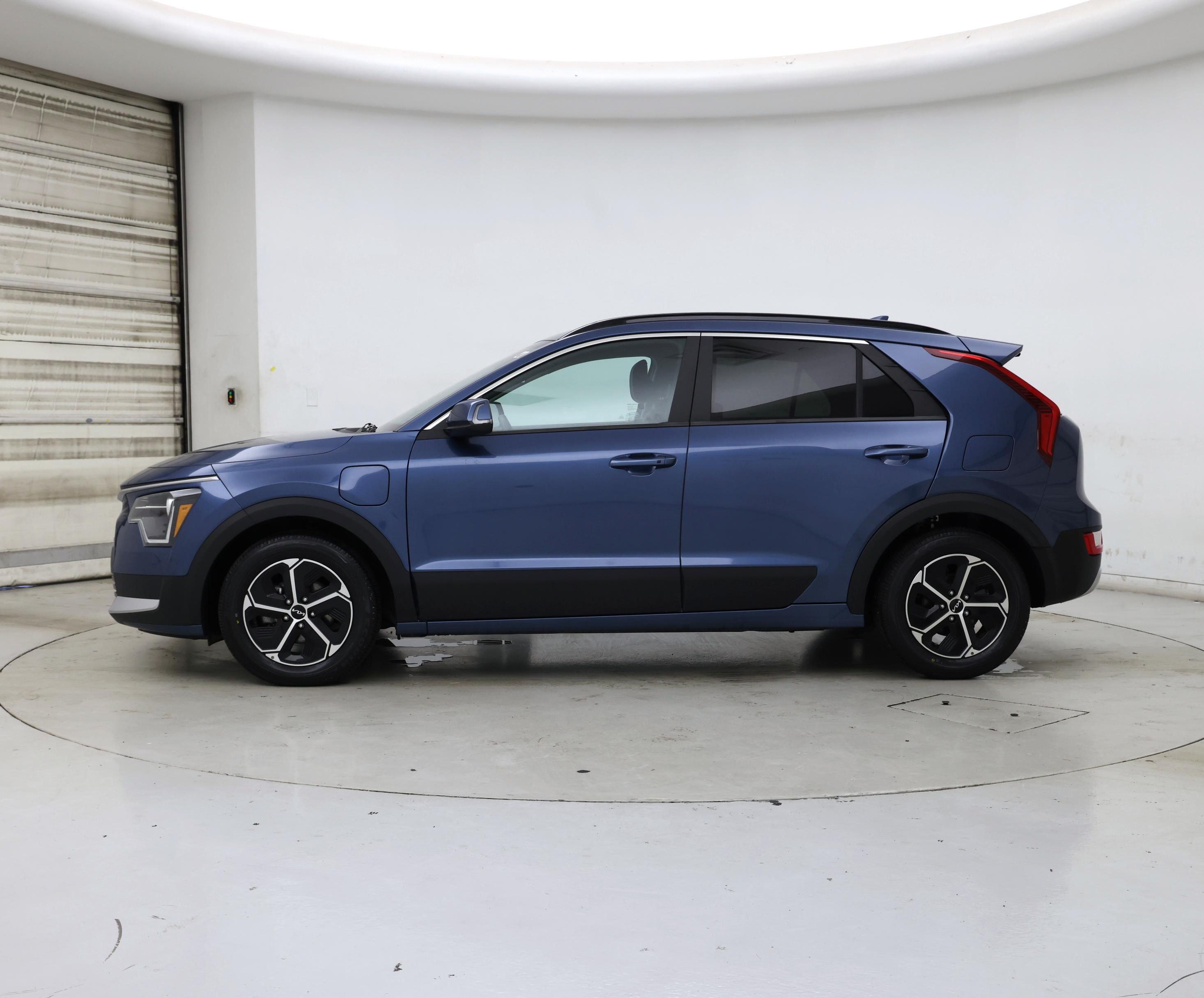 Thumbnail: 2024 Kia Niro - 3