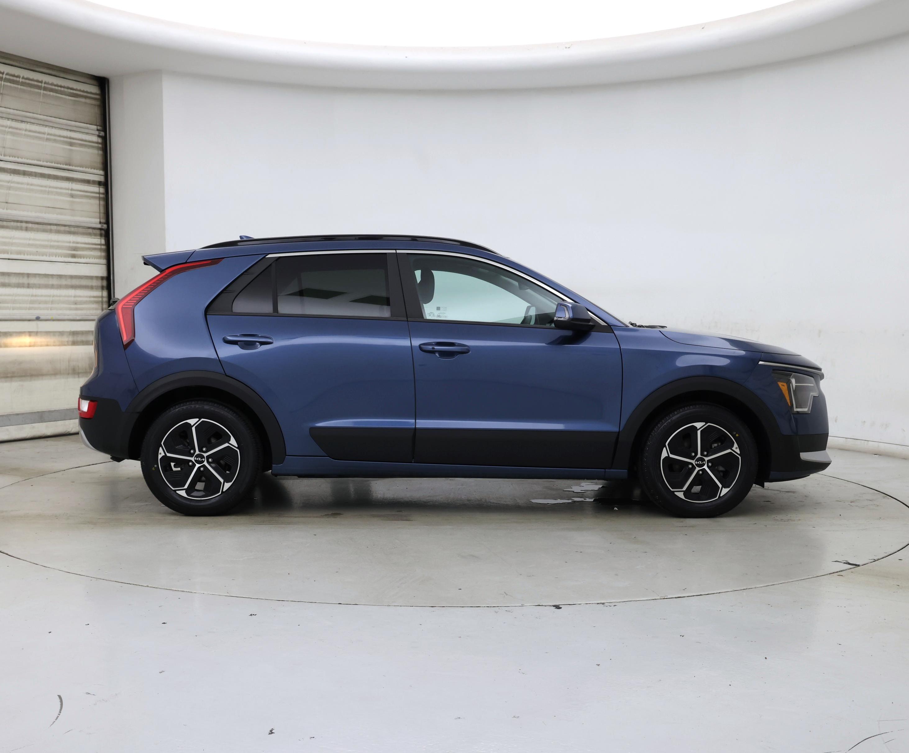 Thumbnail: 2024 Kia Niro - 7