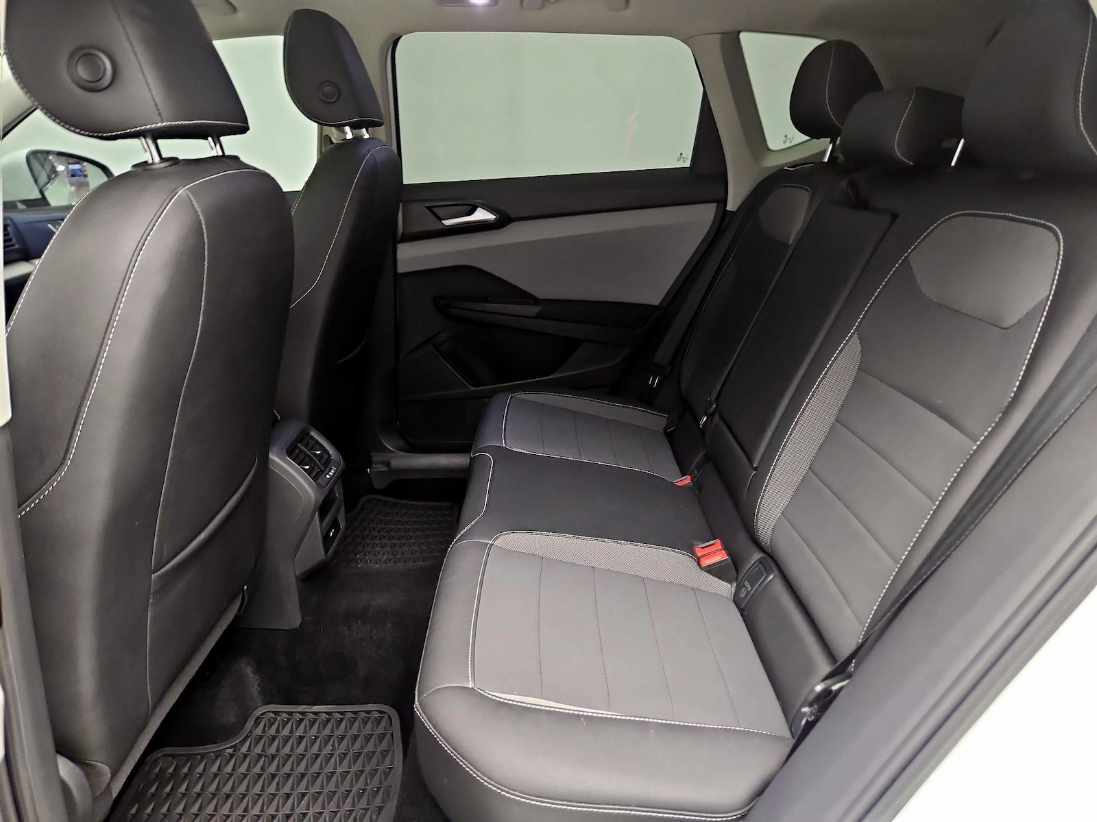 2023 Volkswagen Taos SE - Photo 21