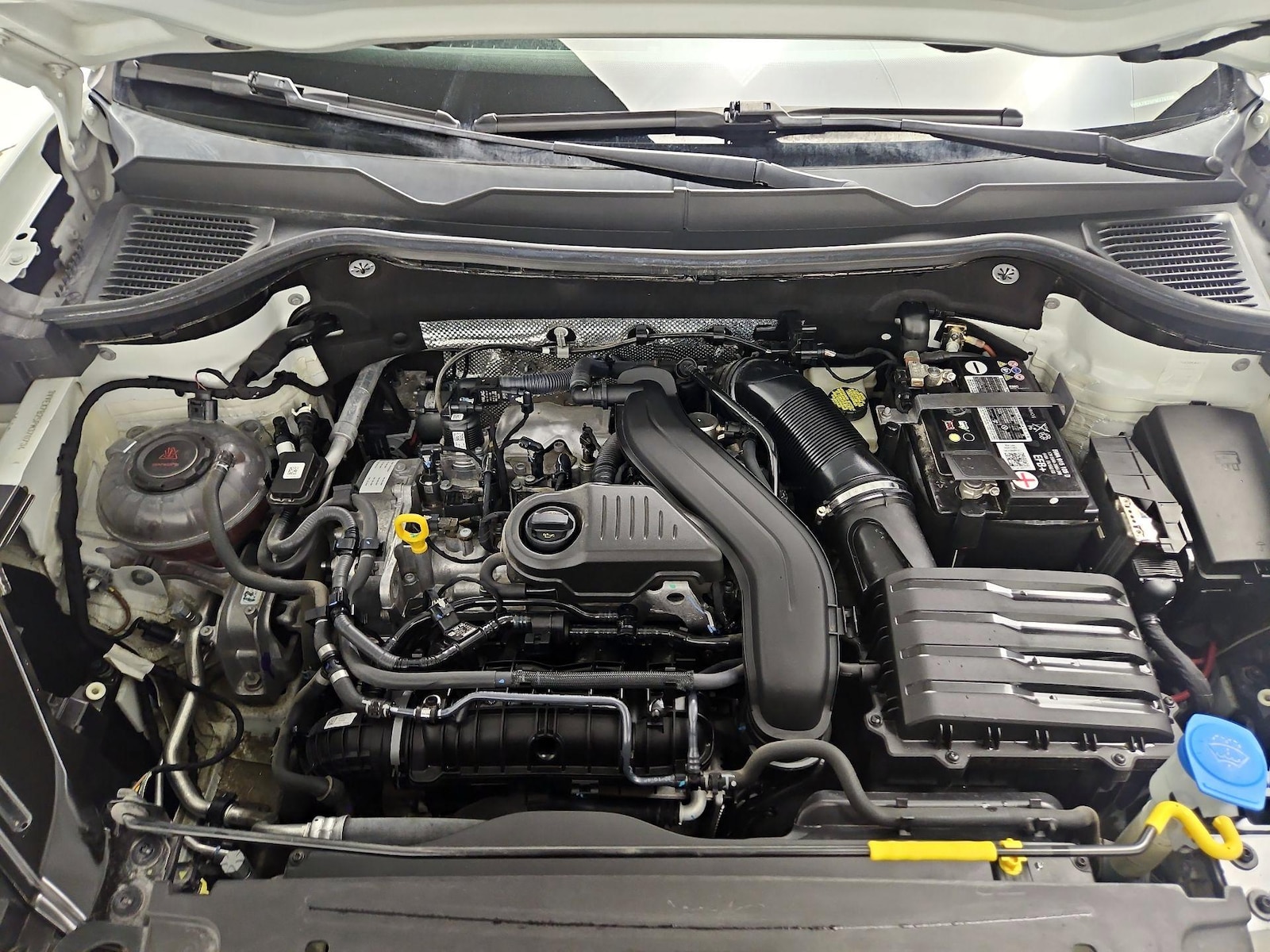 2023 Volkswagen Taos SE - Photo 23