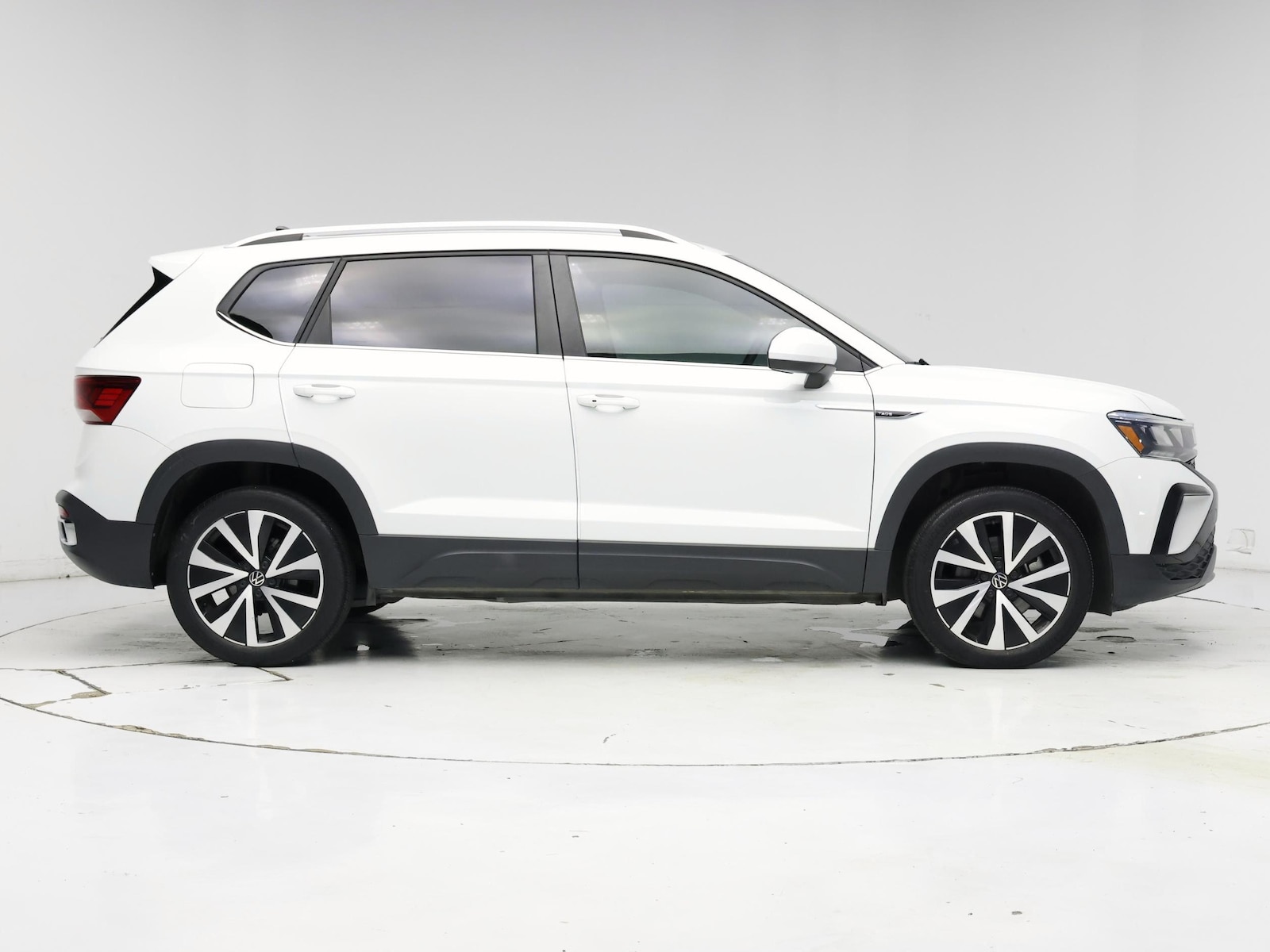2023 Volkswagen Taos SE - Photo 8