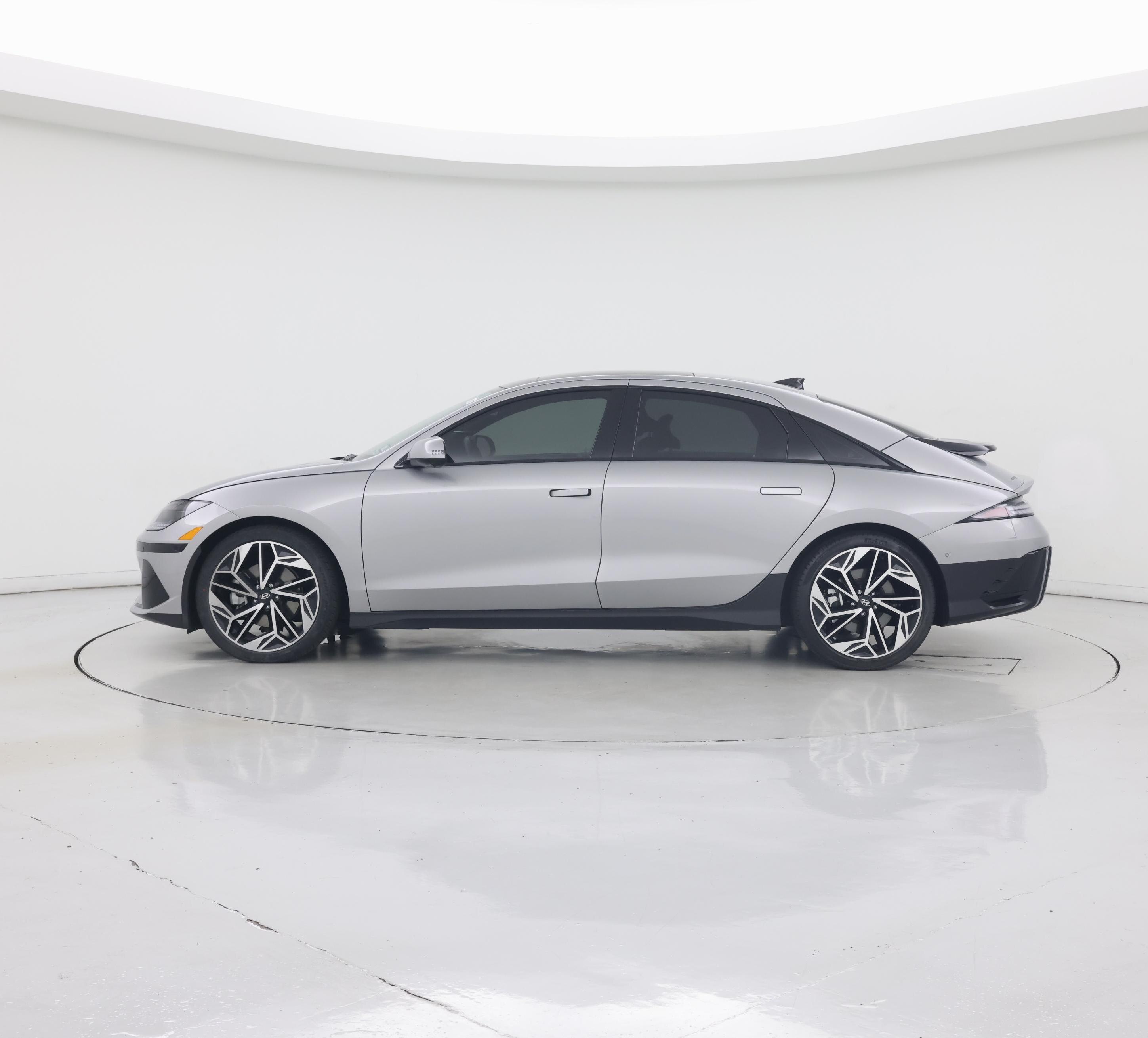 Thumbnail: 2024 Hyundai Ioniq 6 - 3