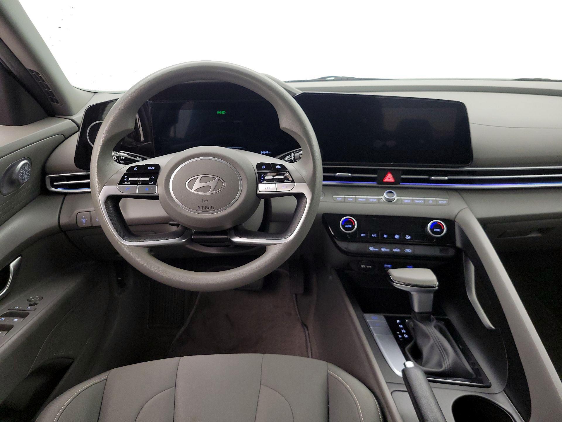 Thumbnail: 2024 Hyundai Elantra - 10
