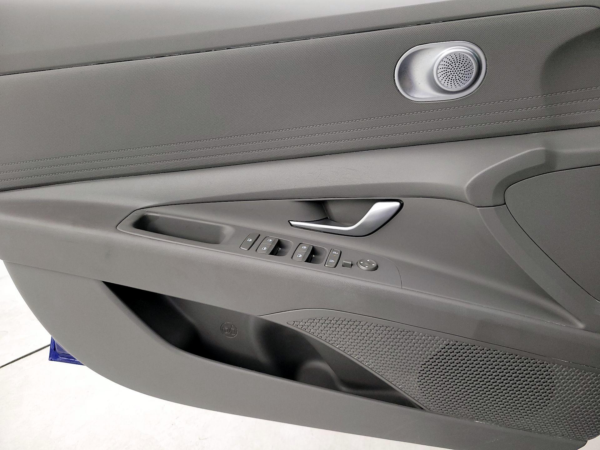 Thumbnail: 2024 Hyundai Elantra - 12