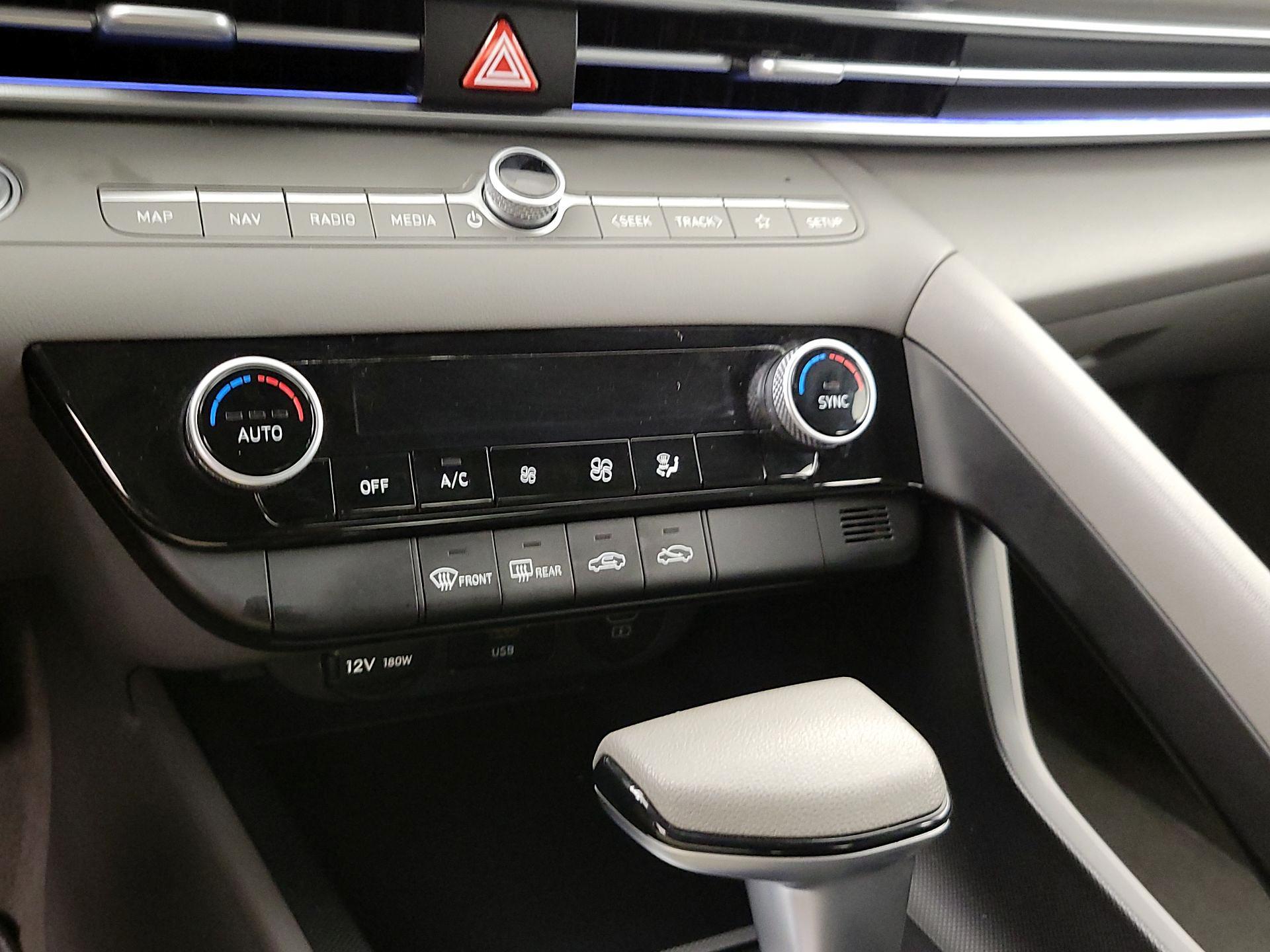 Thumbnail: 2024 Hyundai Elantra - 17