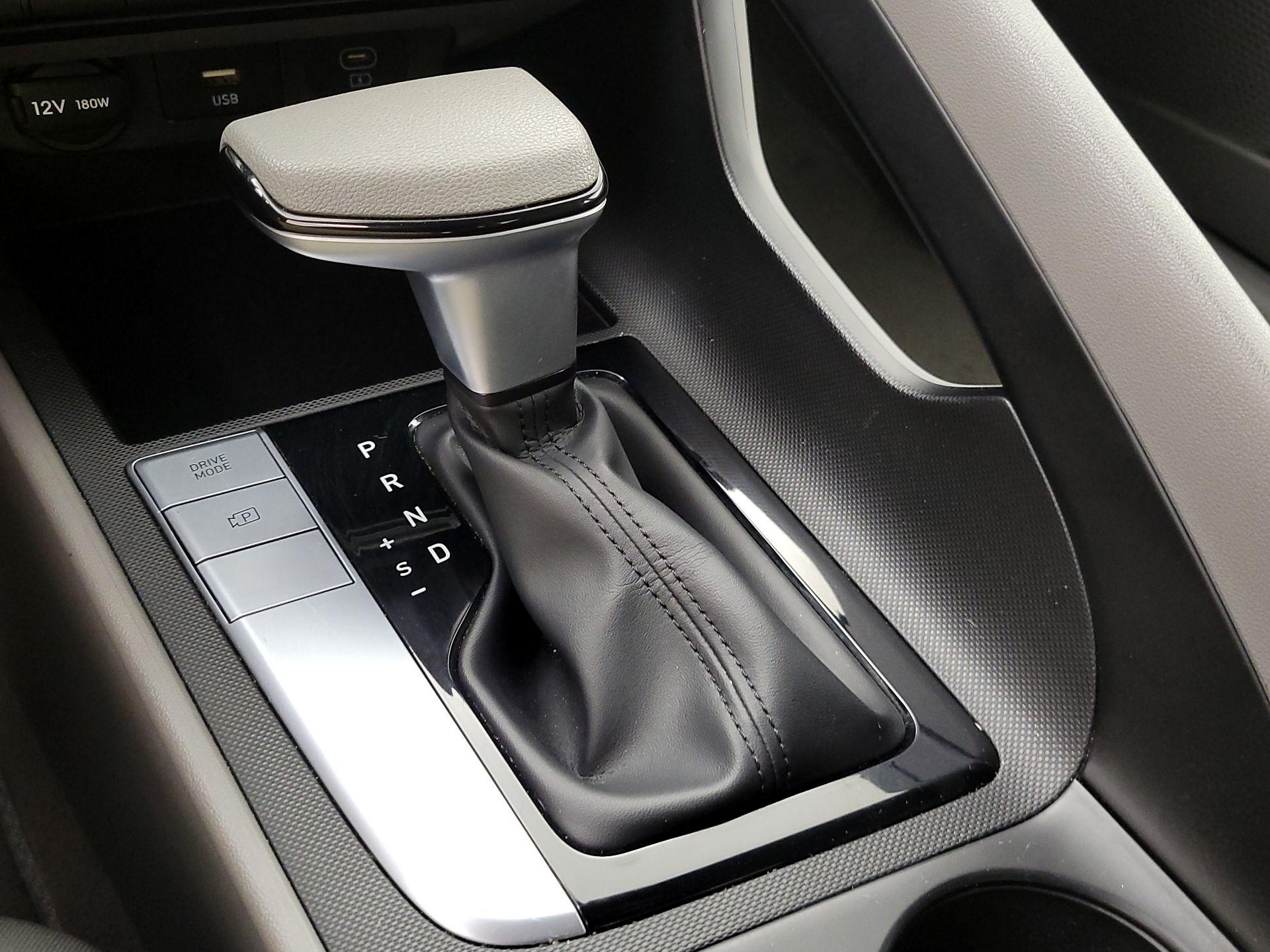 Thumbnail: 2024 Hyundai Elantra - 18