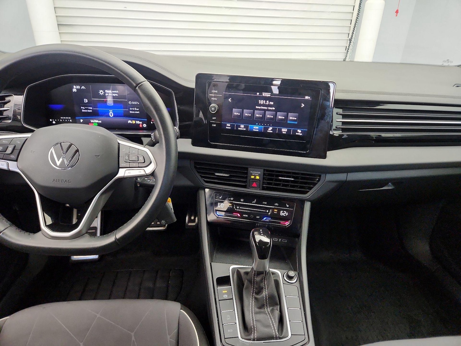 2025 Volkswagen Jetta Sport - Photo 10