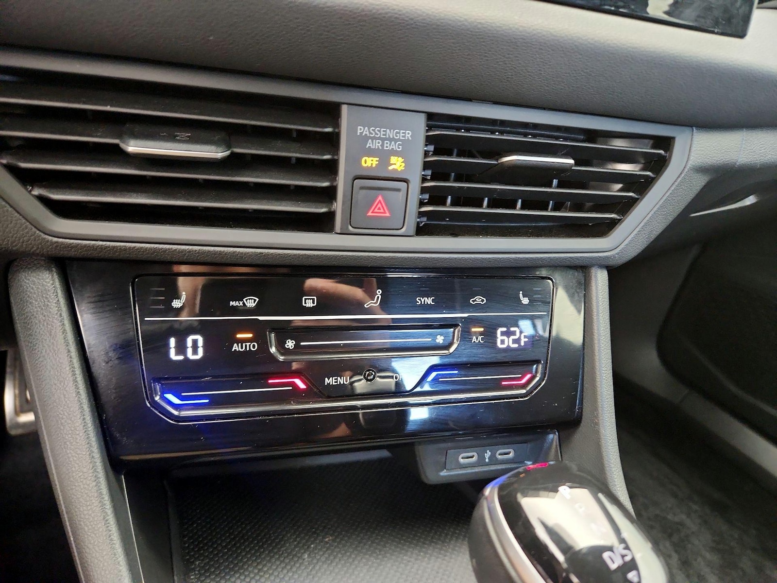 2025 Volkswagen Jetta Sport - Photo 17
