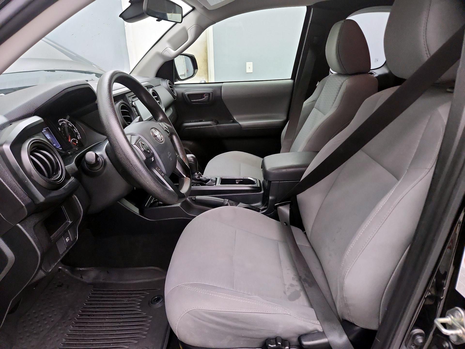 Thumbnail: 2019 Toyota Tacoma - 11