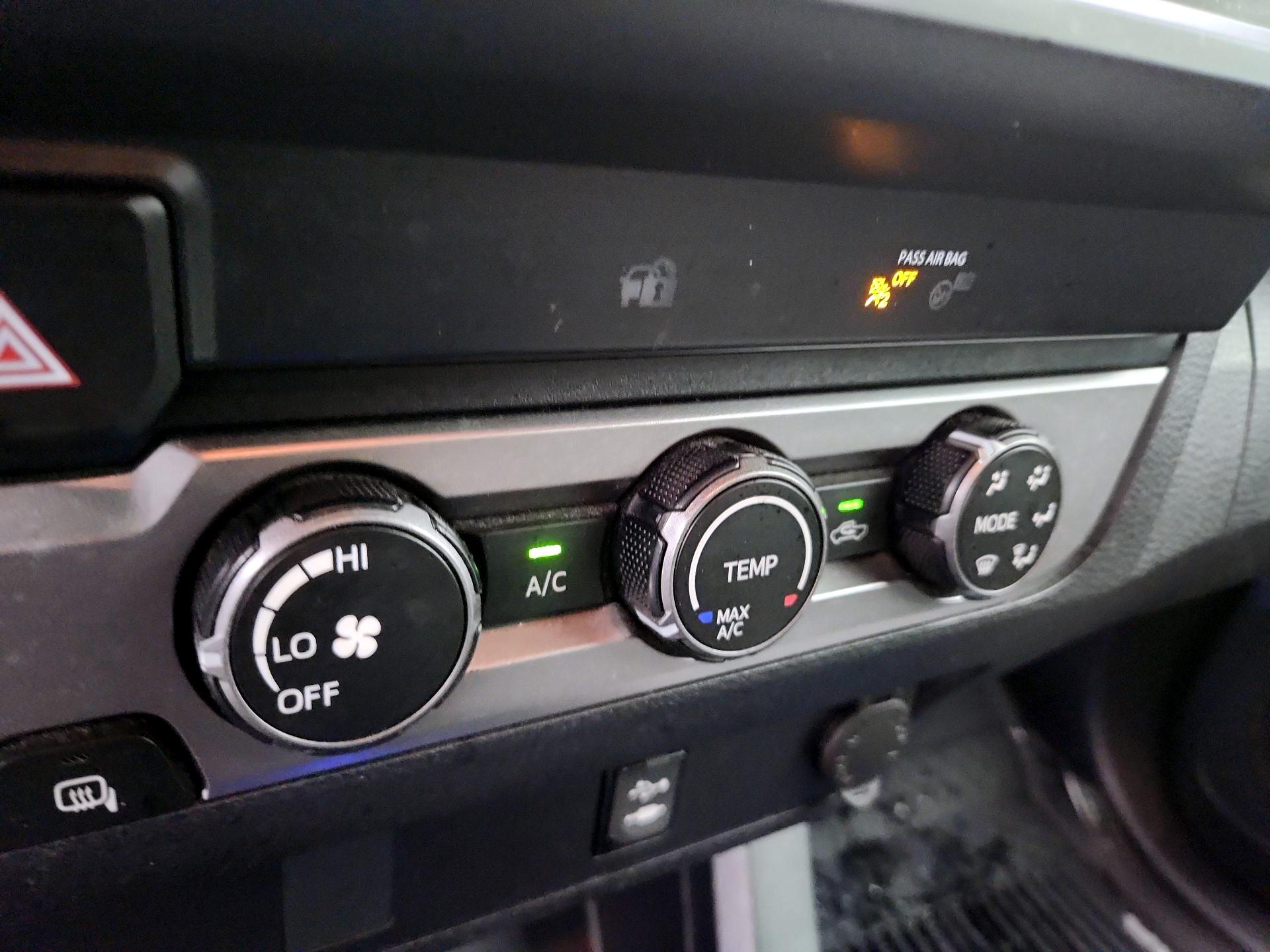 Thumbnail: 2019 Toyota Tacoma - 16