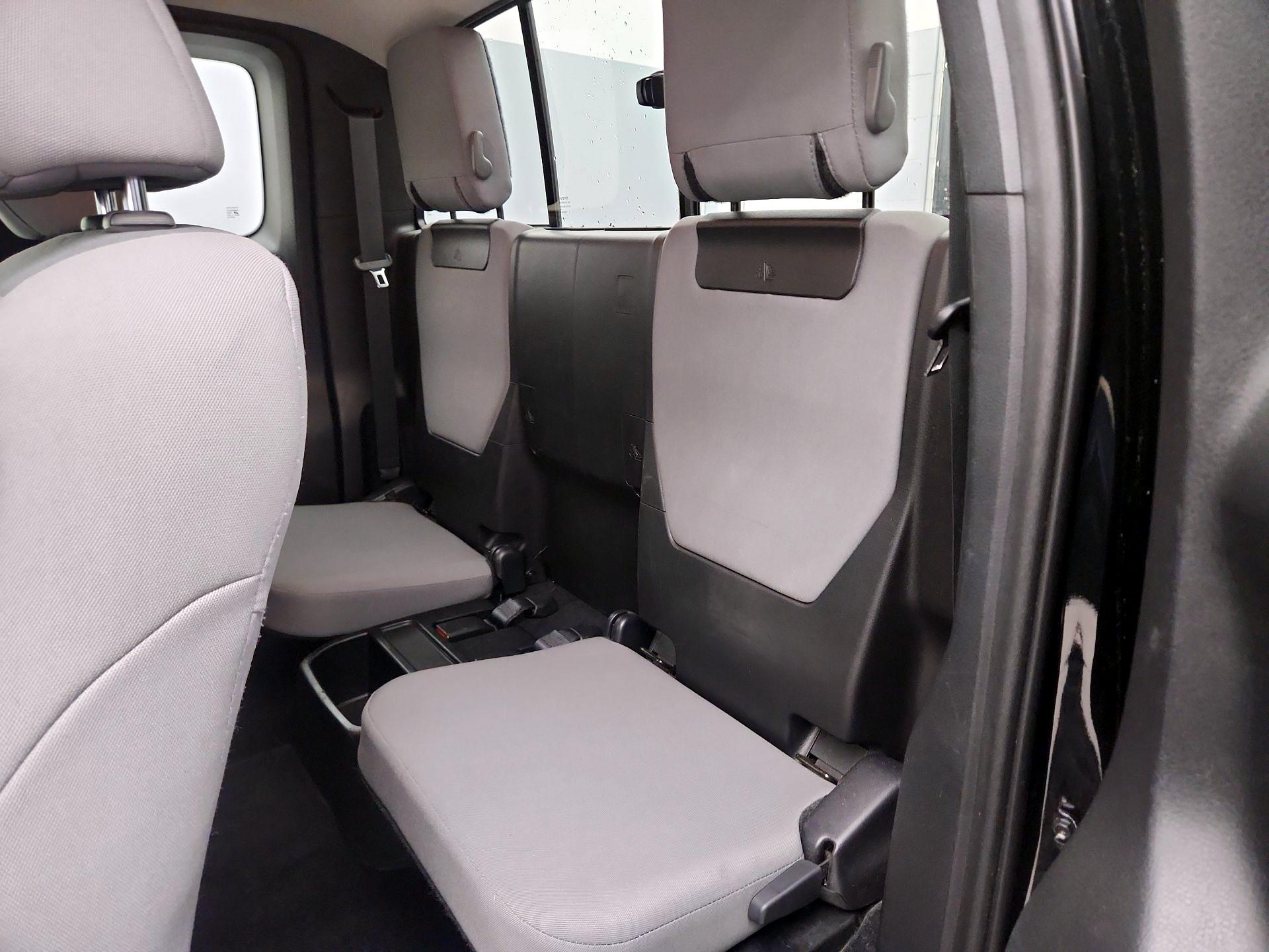 Thumbnail: 2019 Toyota Tacoma - 19