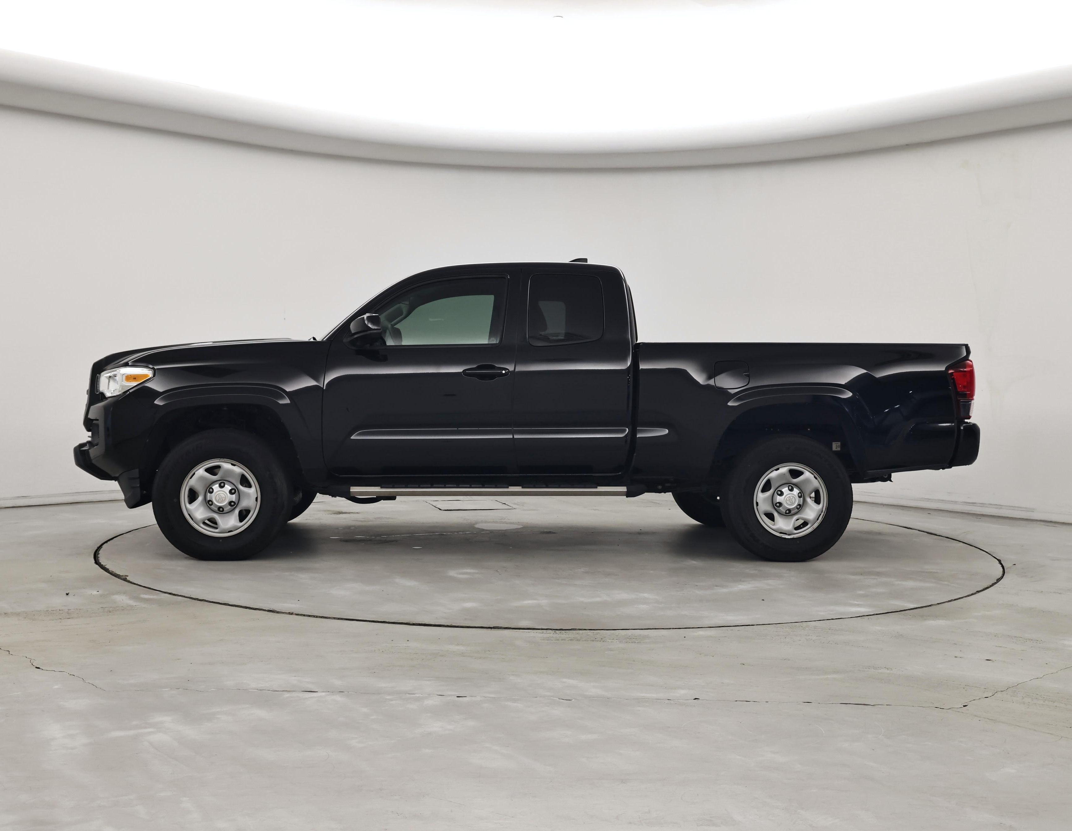 Thumbnail: 2019 Toyota Tacoma - 3