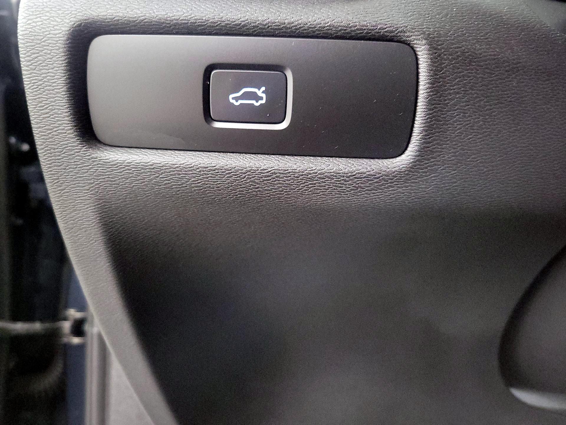 Thumbnail: 2024 Volvo S60 - 13