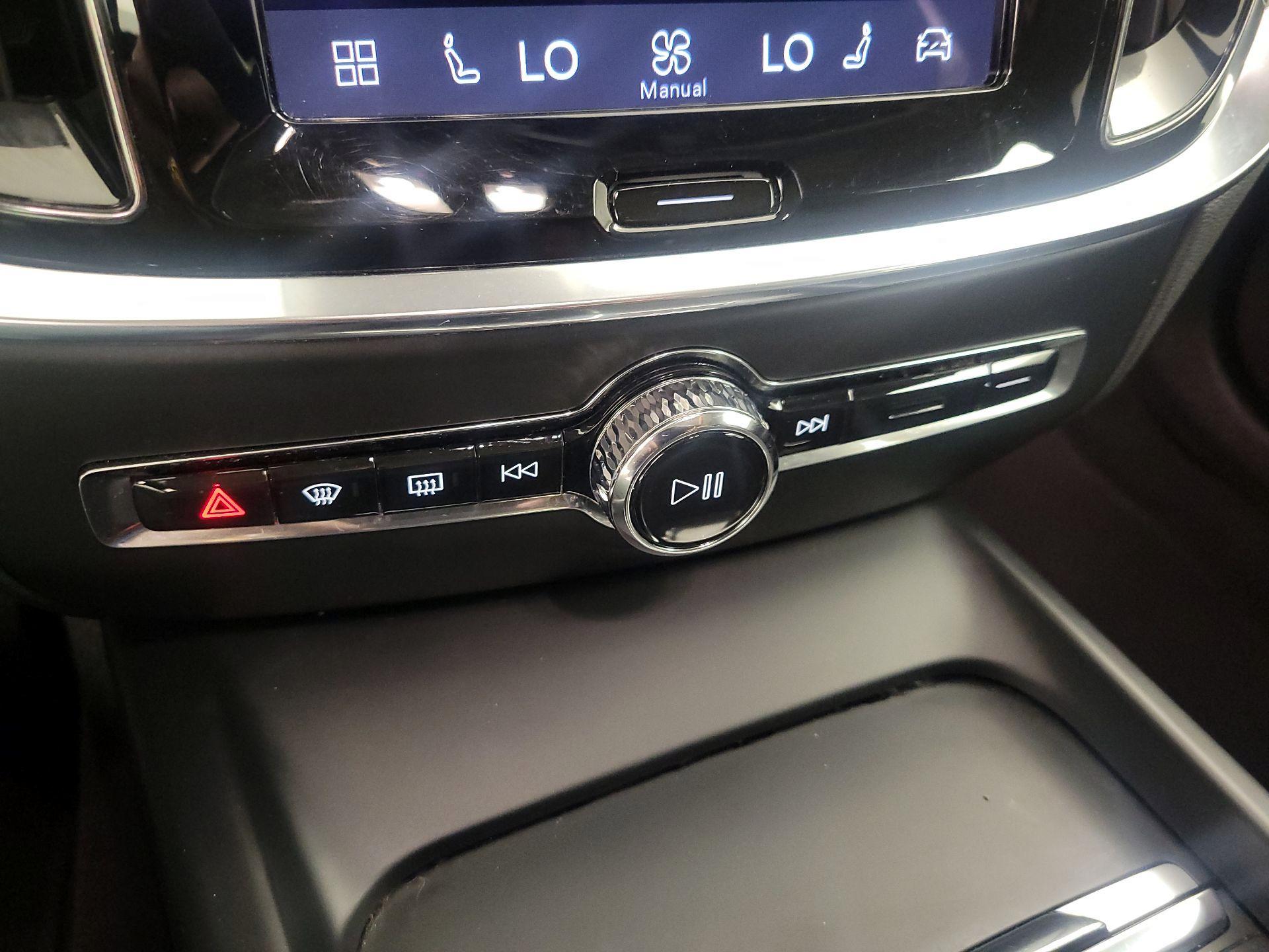 Thumbnail: 2024 Volvo S60 - 16