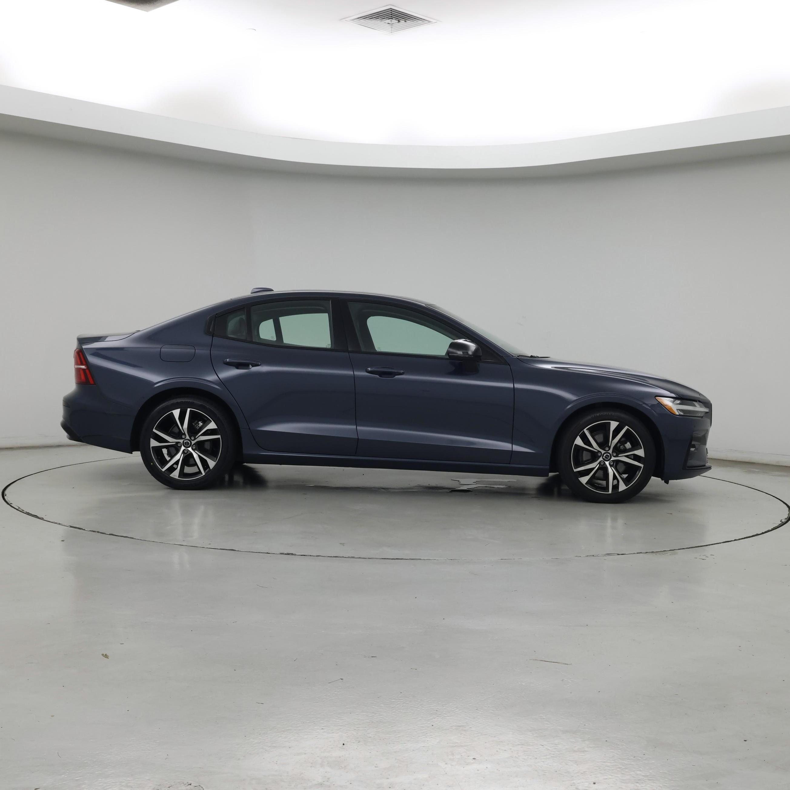 Thumbnail: 2024 Volvo S60 - 7