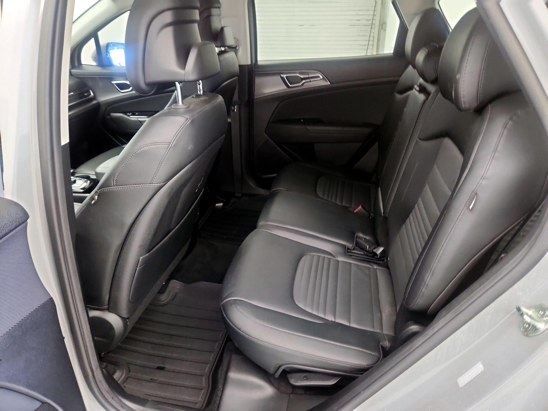 Thumbnail: 2025 Kia Sportage - 17