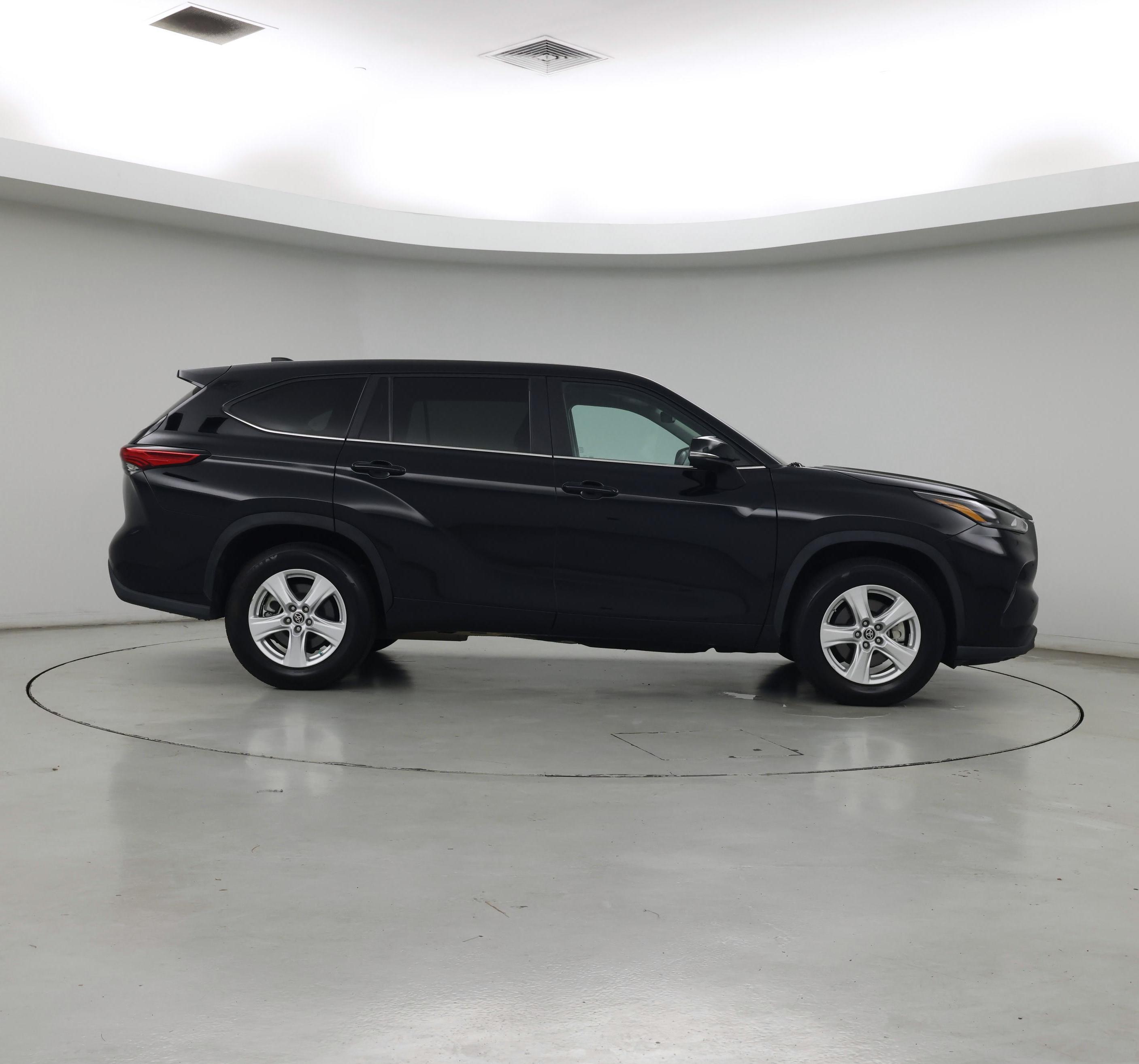 Thumbnail: 2023 Toyota Highlander - 7
