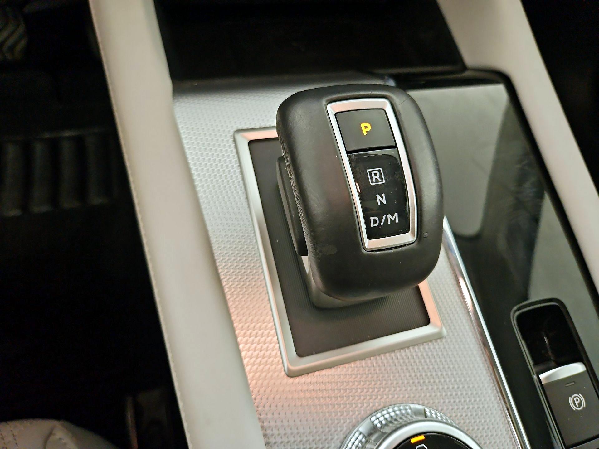 Thumbnail: 2023 Mitsubishi Outlander - 18