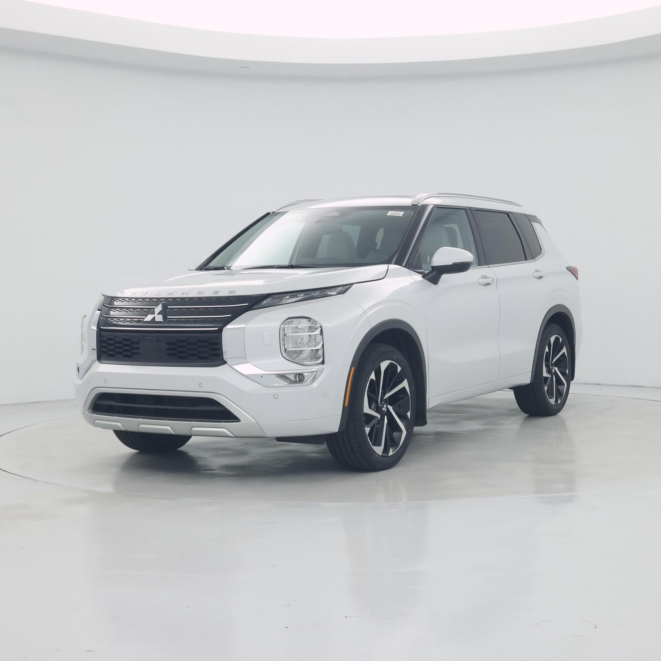 Thumbnail: 2023 Mitsubishi Outlander - 4