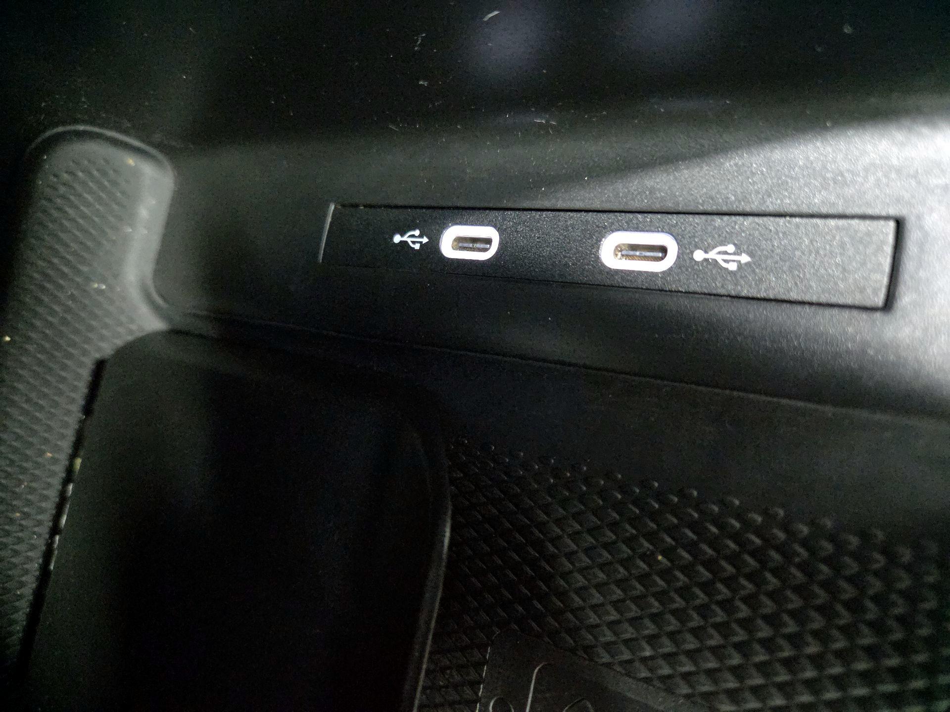 Thumbnail: 2023 Volkswagen ID.4 - 18