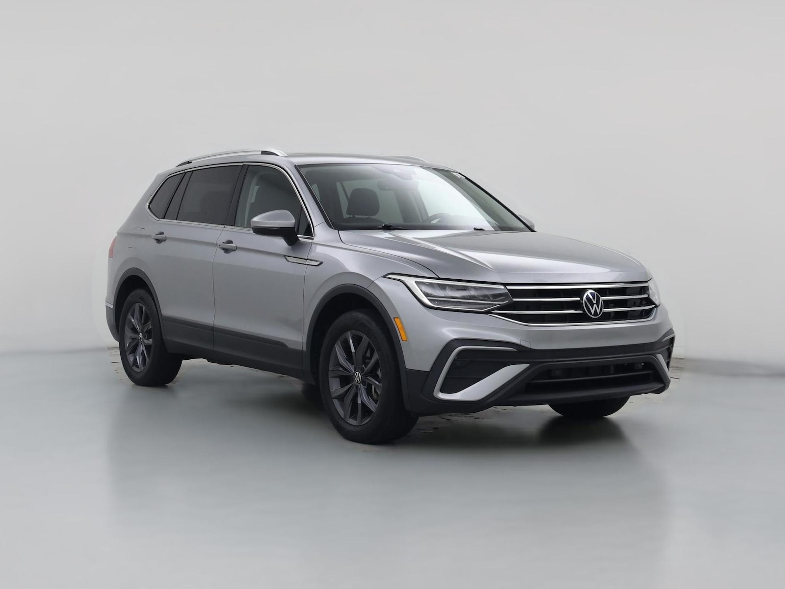 2023 Volkswagen Tiguan SE - Photo 1