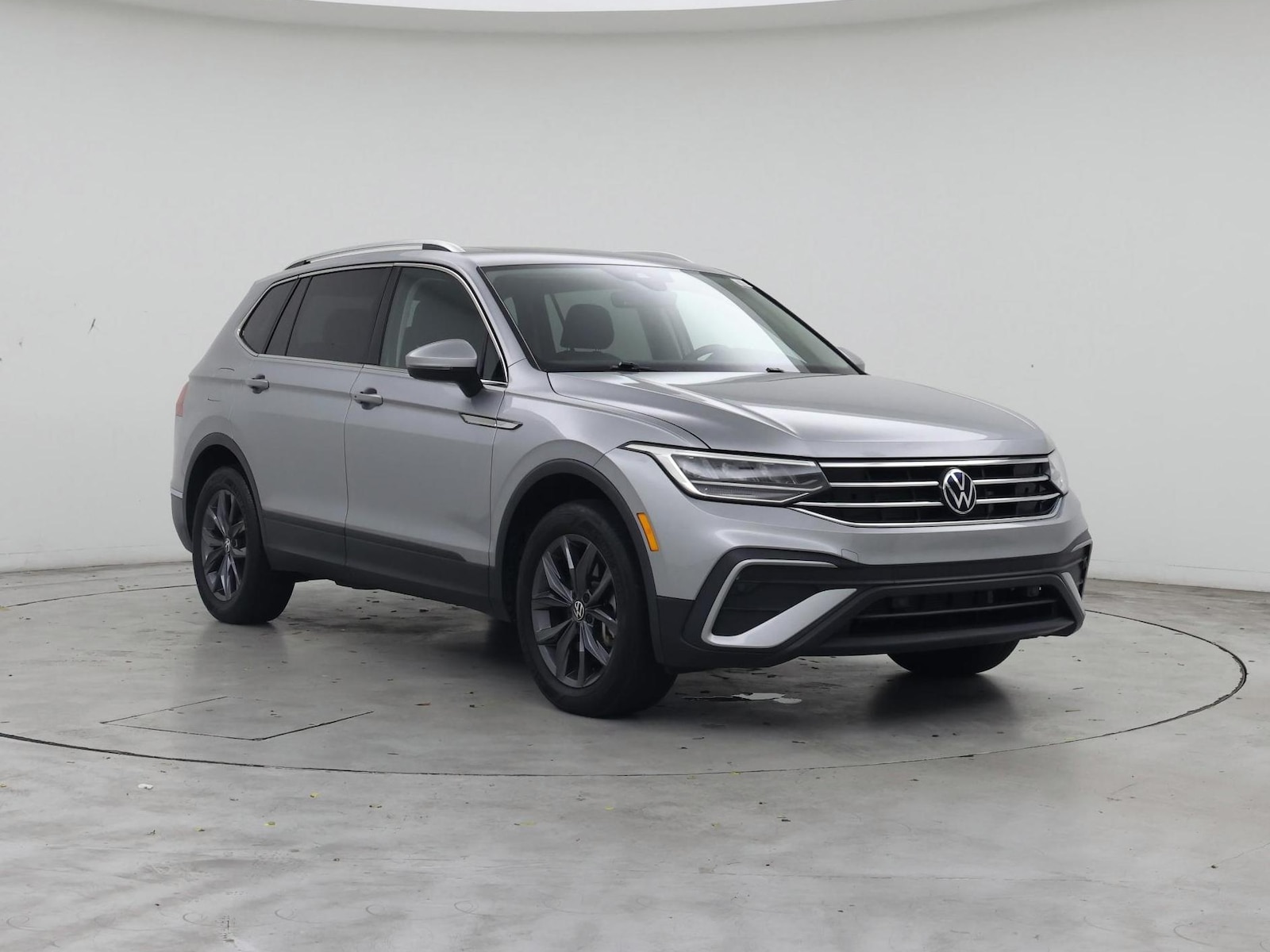 2023 Volkswagen Tiguan SE - Photo 2