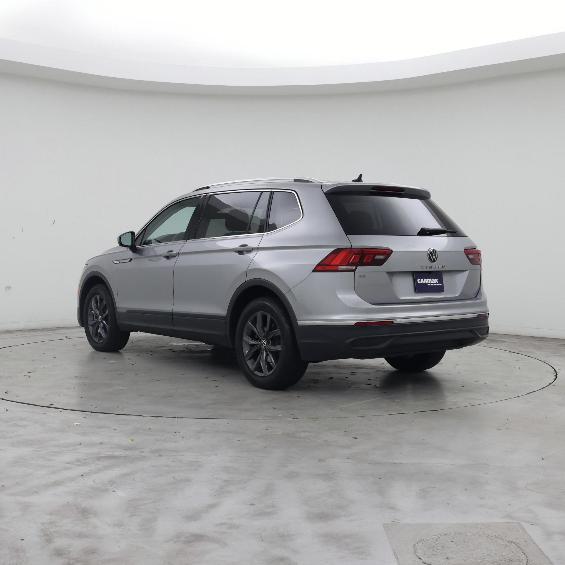 Thumbnail: 2023 Volkswagen Tiguan - 2