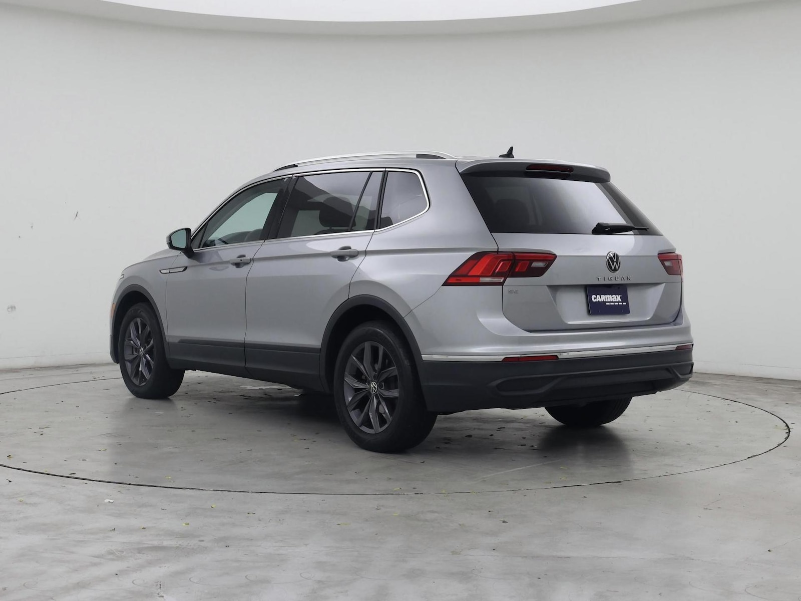 2023 Volkswagen Tiguan SE - Photo 3