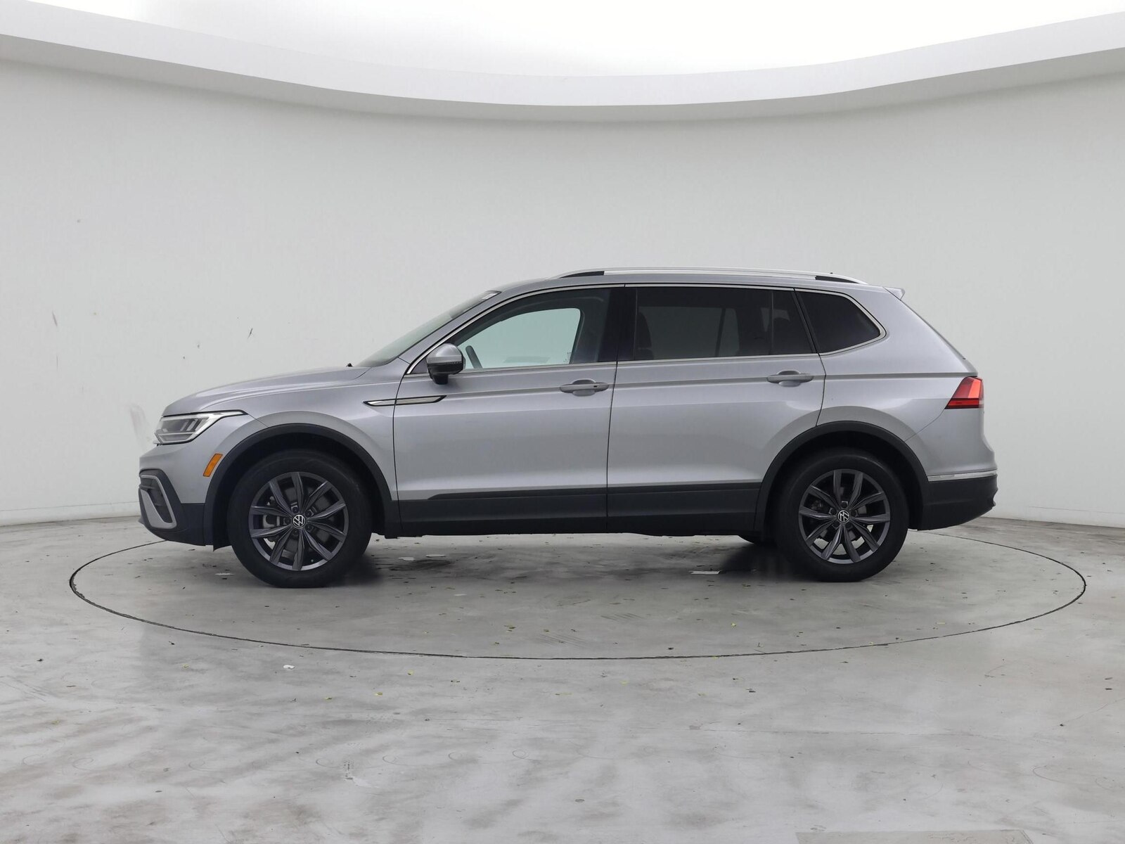 2023 Volkswagen Tiguan SE - Photo 4
