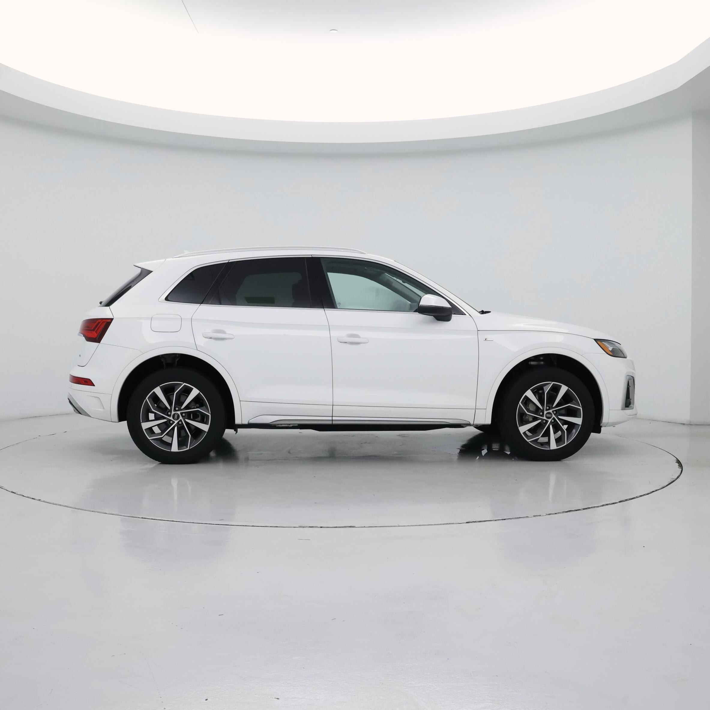 Thumbnail: 2023 Audi Q5 - 7