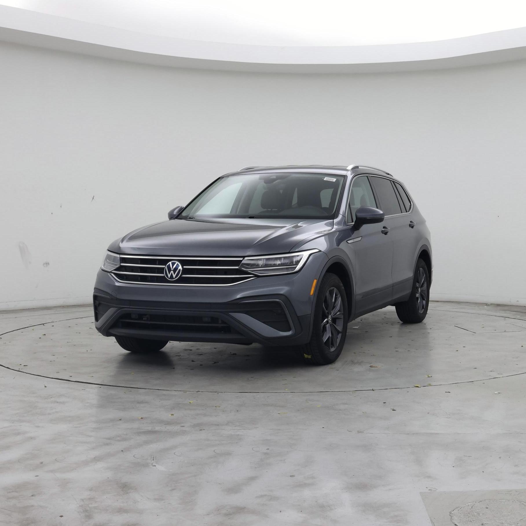 Thumbnail: 2023 Volkswagen Tiguan - 4