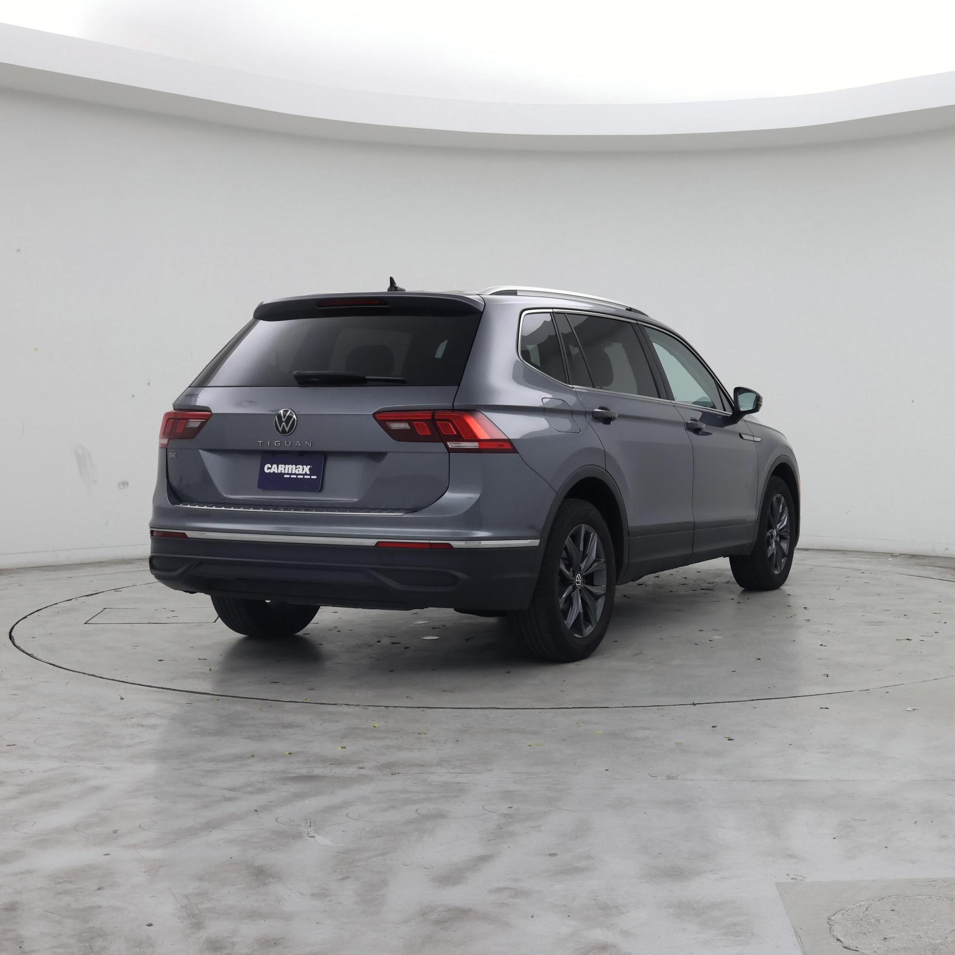 Thumbnail: 2023 Volkswagen Tiguan - 8