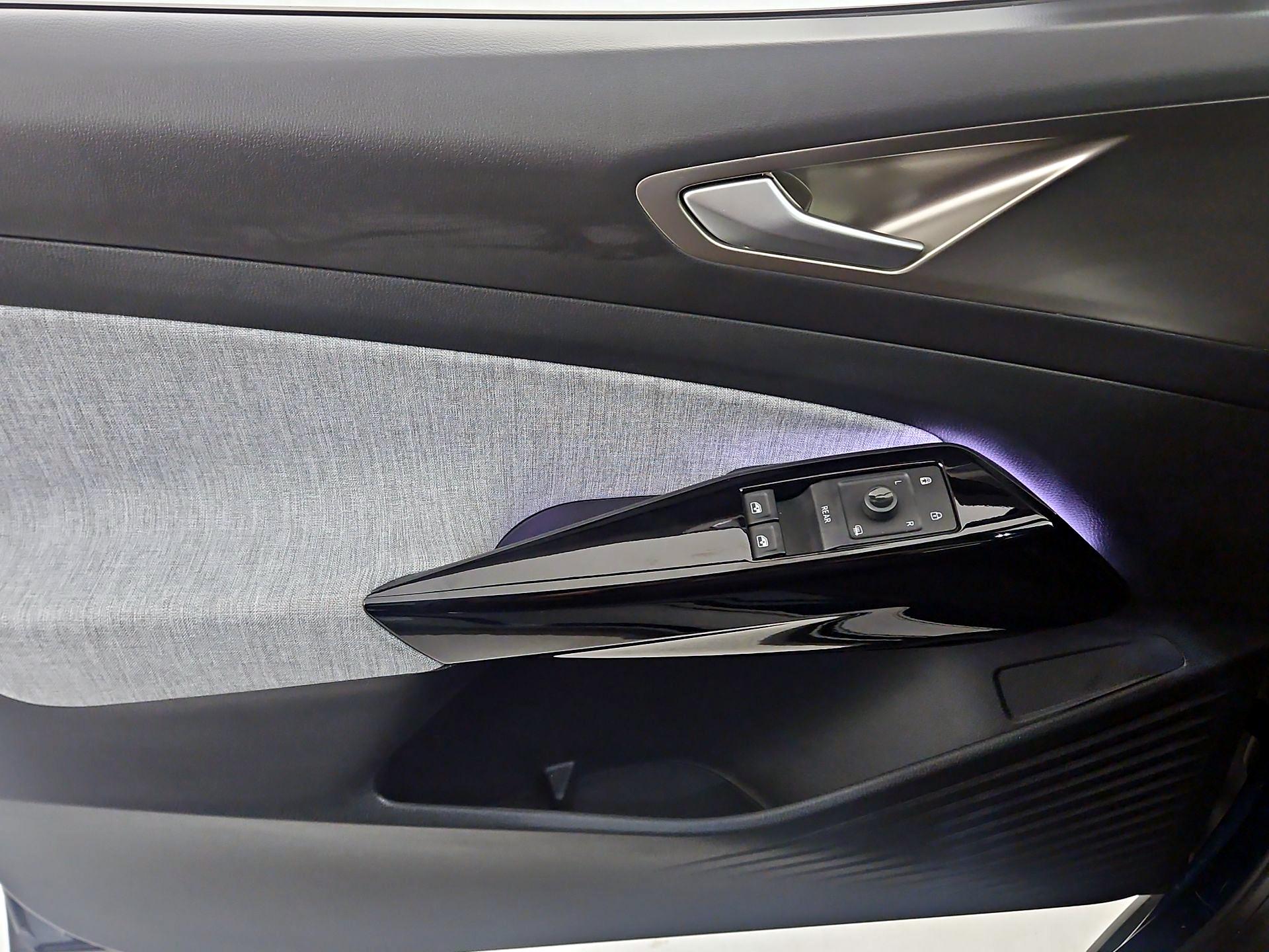 Thumbnail: 2023 Volkswagen ID.4 - 10