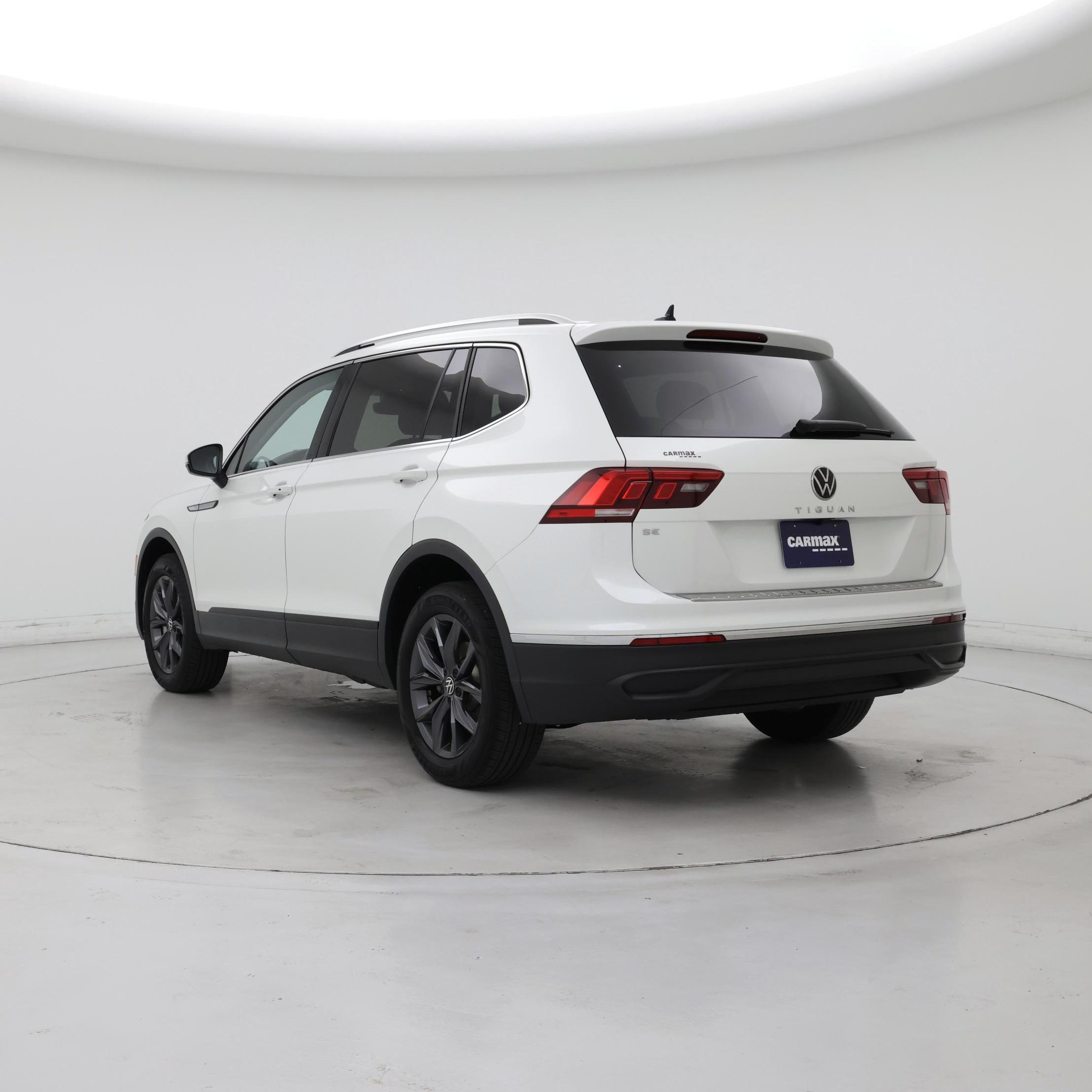 Thumbnail: 2023 Volkswagen Tiguan - 2