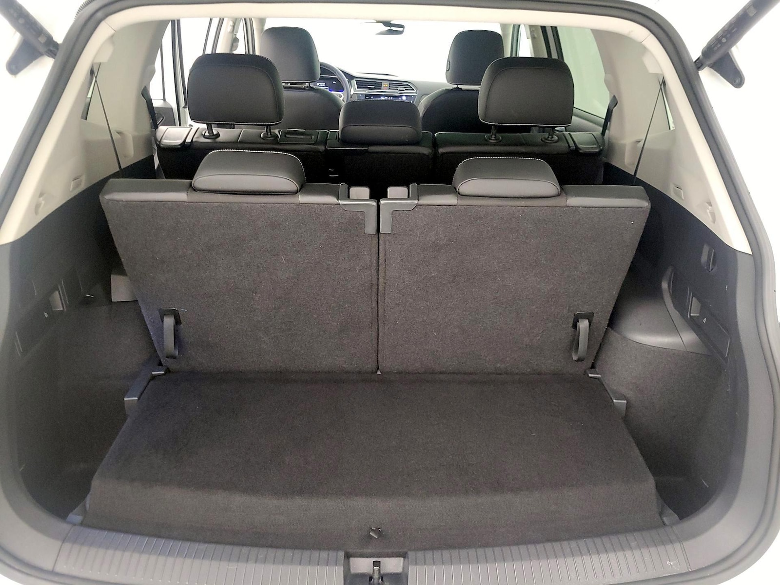 2023 Volkswagen Tiguan SE - Photo 23