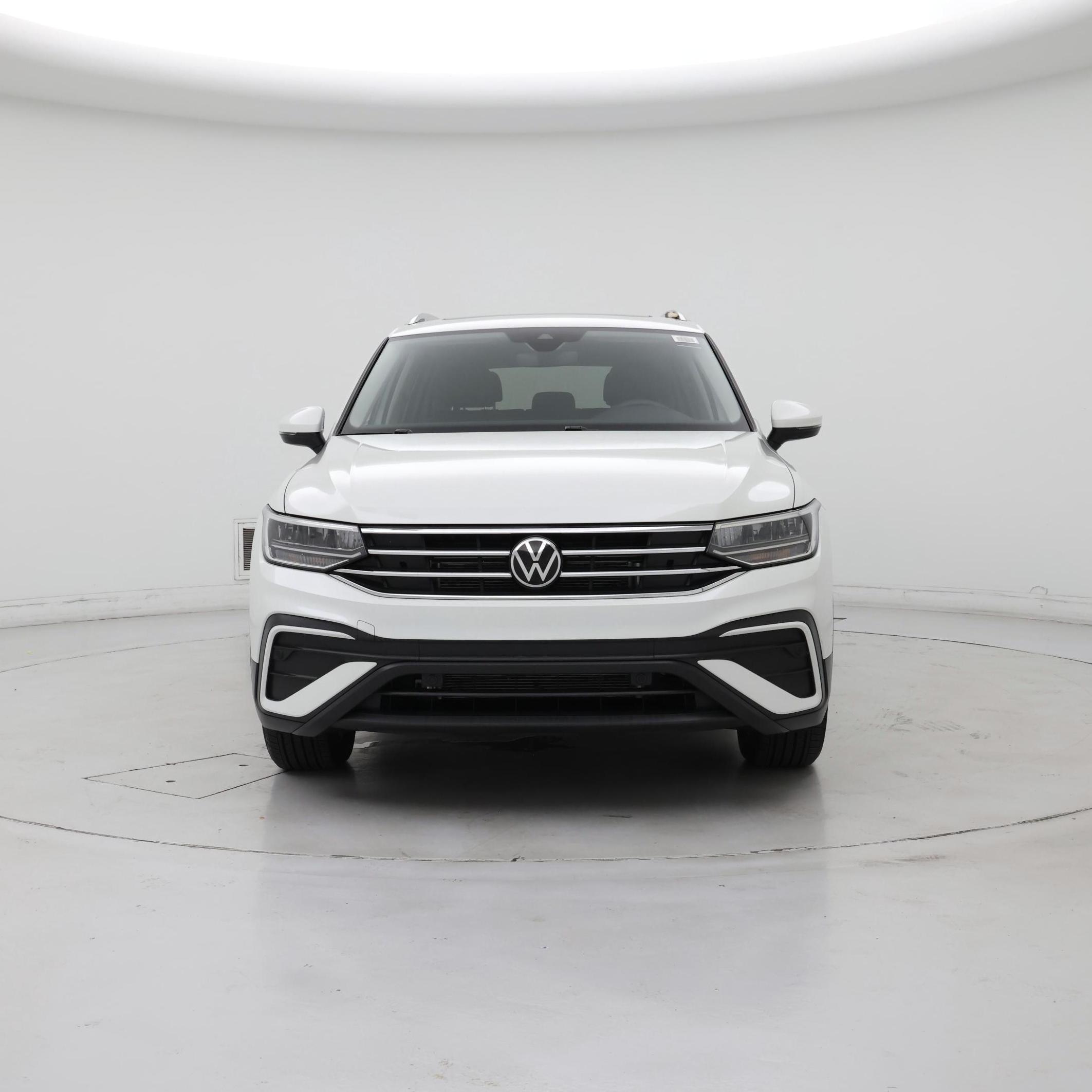 Thumbnail: 2023 Volkswagen Tiguan - 5