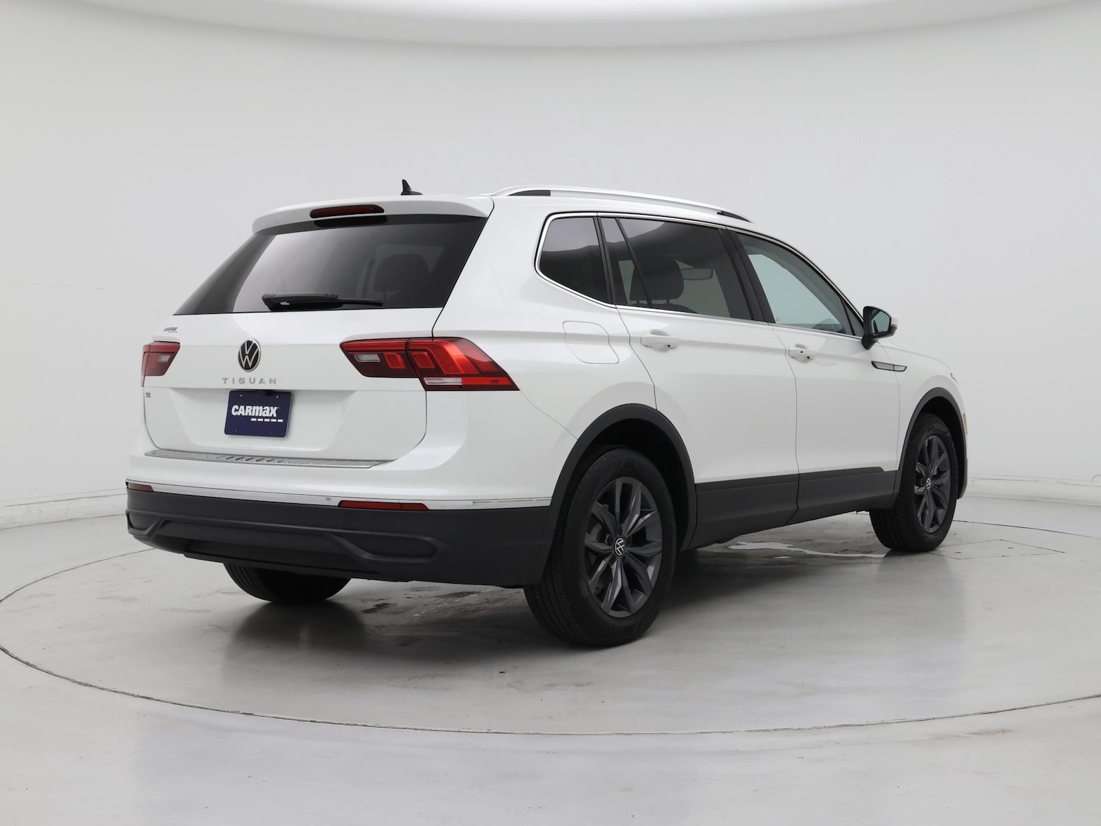 2023 Volkswagen Tiguan SE - Photo 9