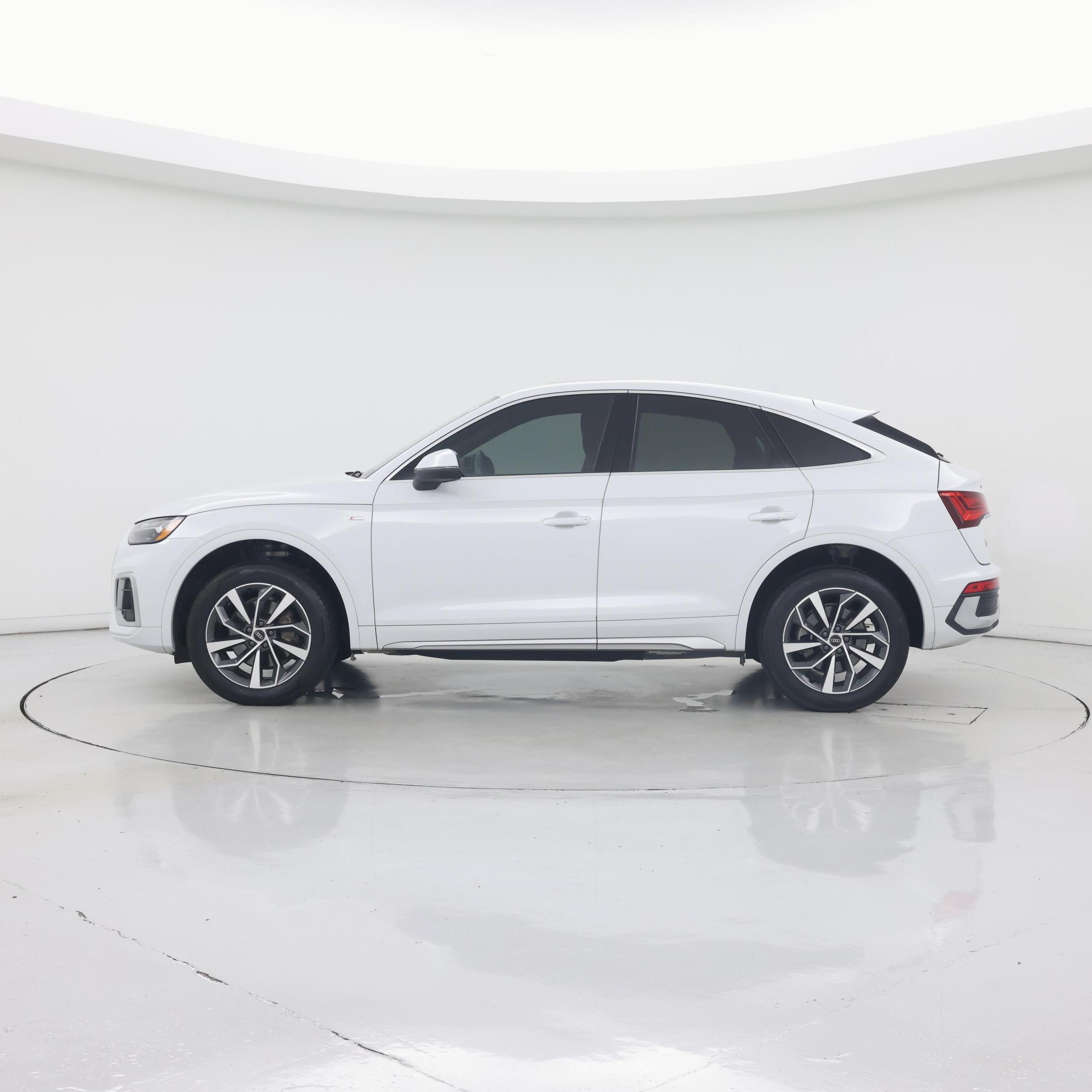 Thumbnail: 2023 Audi Q5 - 3