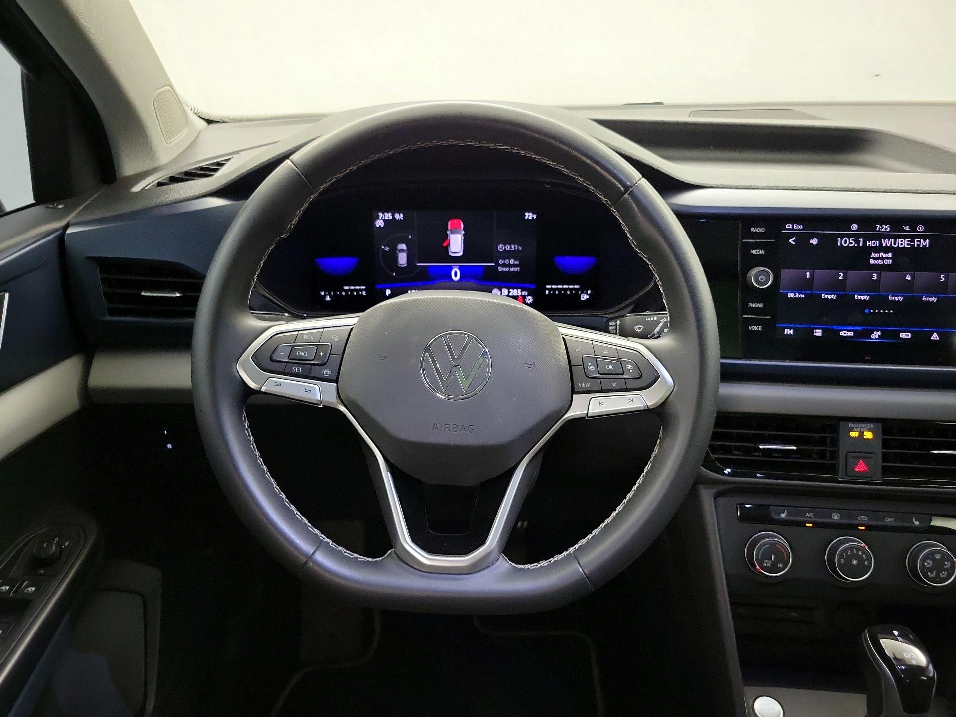 Thumbnail: 2022 Volkswagen Taos - 10