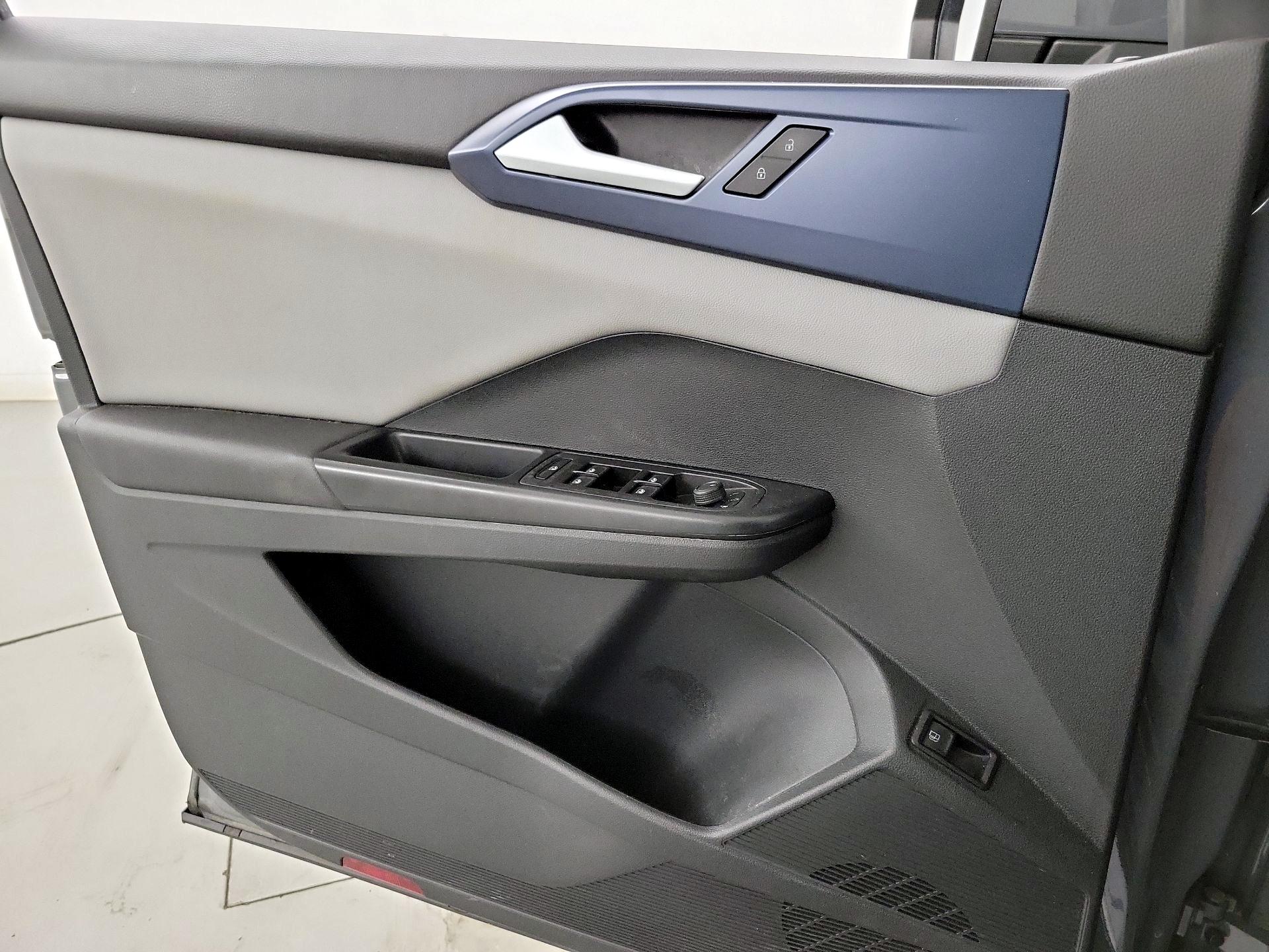Thumbnail: 2022 Volkswagen Taos - 12